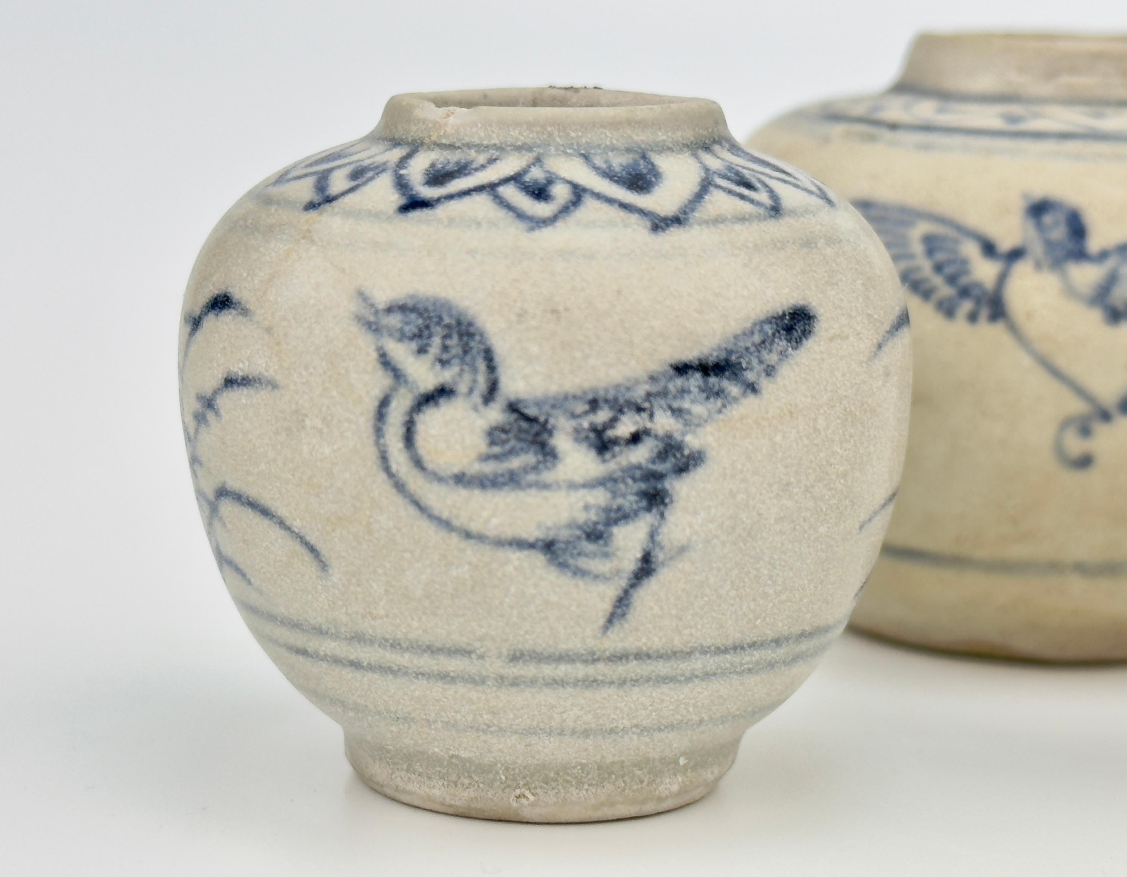 Tres jarritas anamitas con diseño de pájaros, siglo XV, dinastía Le en venta 8