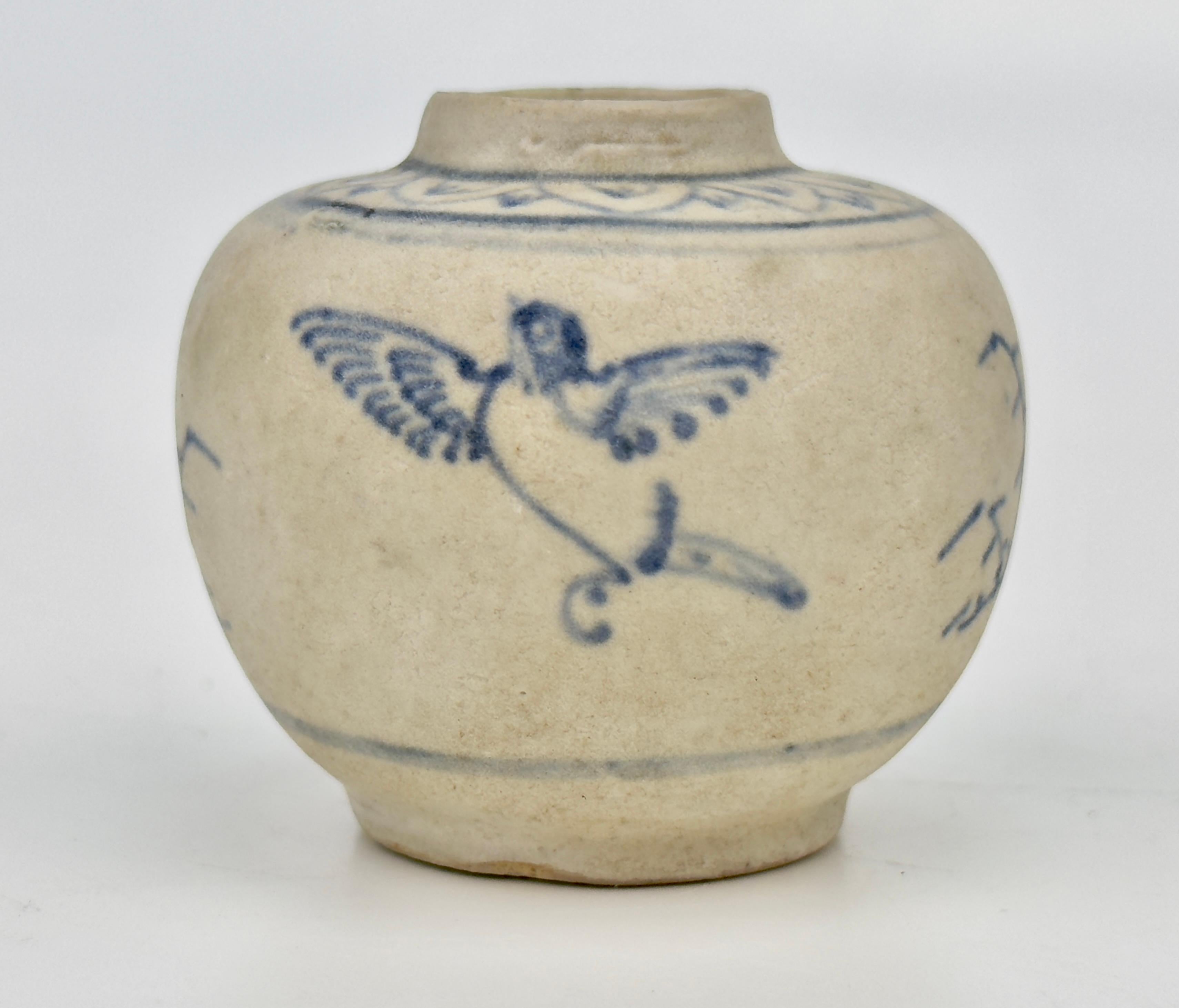 Tres jarritas anamitas con diseño de pájaros, siglo XV, dinastía Le en venta 10