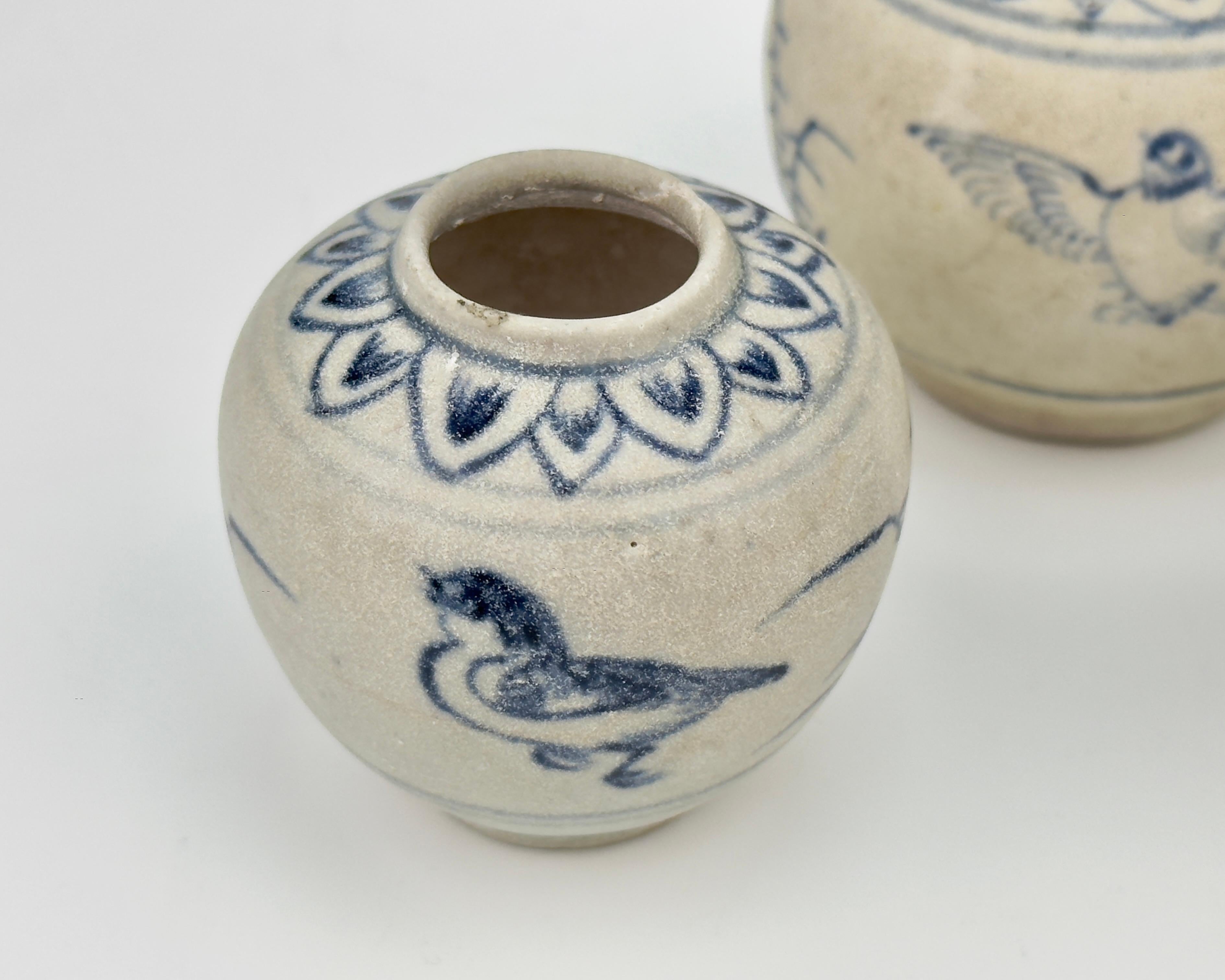 Tres jarritas anamitas con diseño de pájaros, siglo XV, dinastía Le en Bueno estado para la venta en seoul, KR