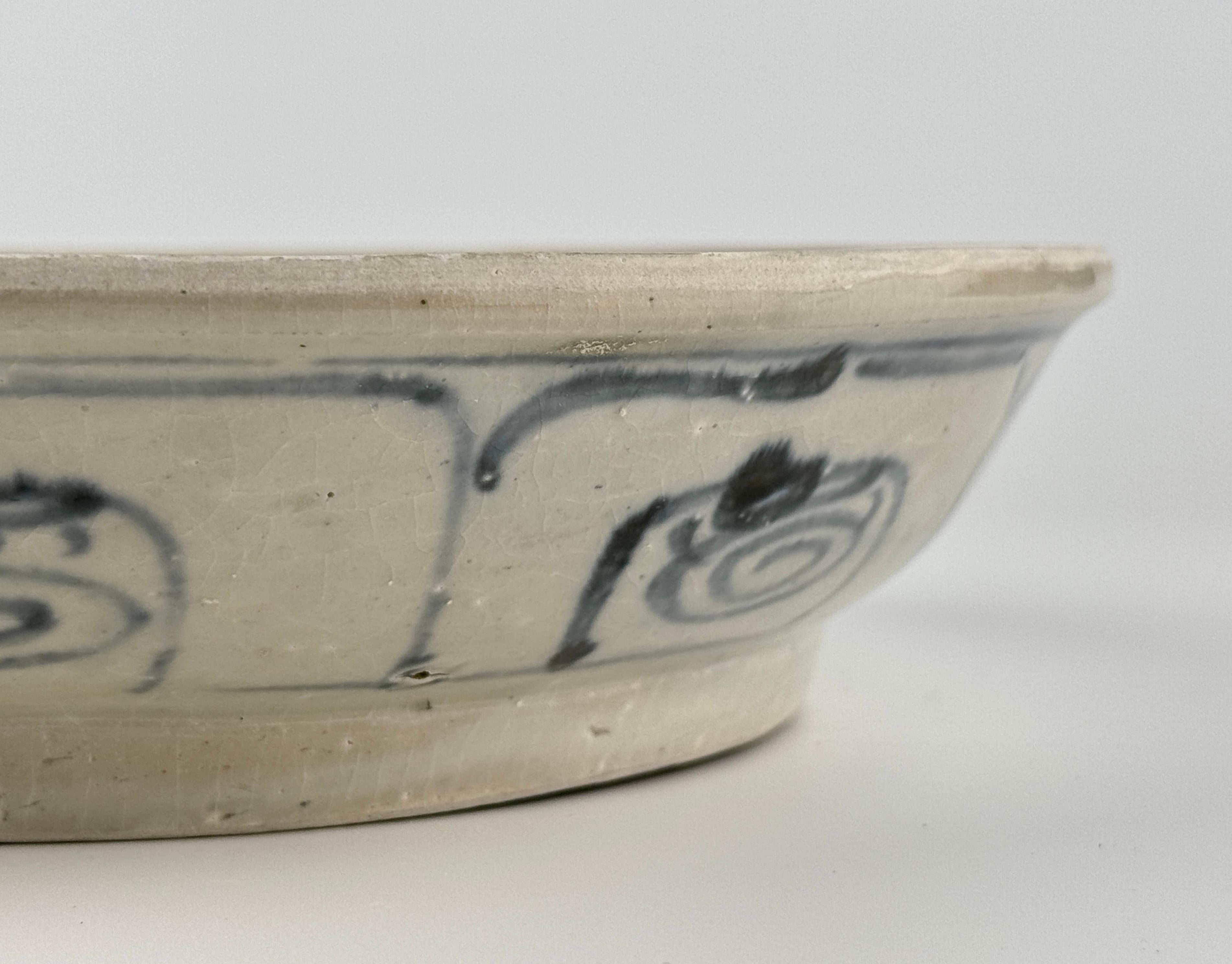 18th Century and Earlier Annamese Stoneware Dish with Lotus Motif, 15-16th Century Vietnam, Le Dynasty For Sale