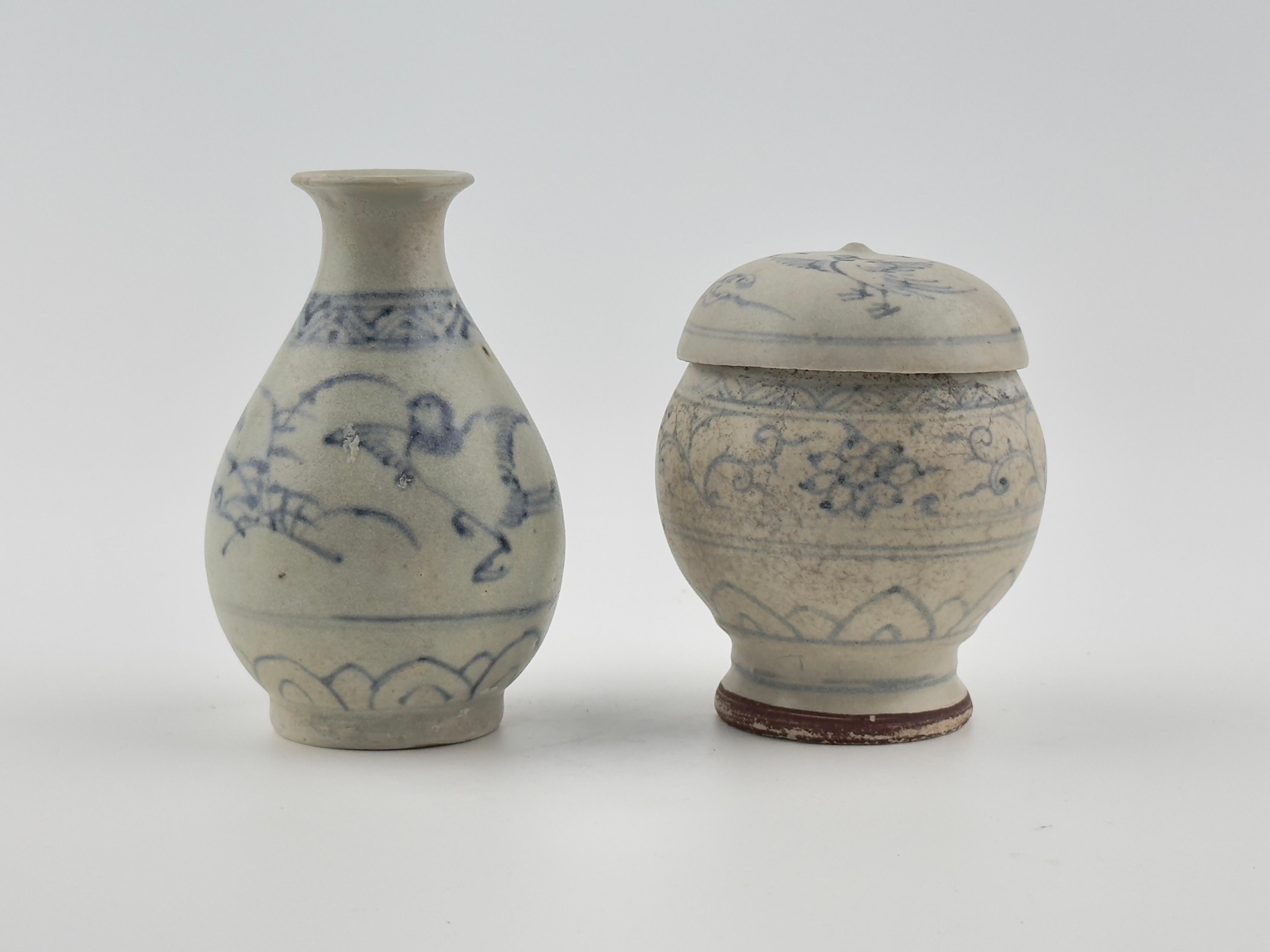 Grès porcellanato Vaso e vaso in miniatura in gres annamense, Hoi An Hoard, fine XV secolo, dinastia Le in vendita