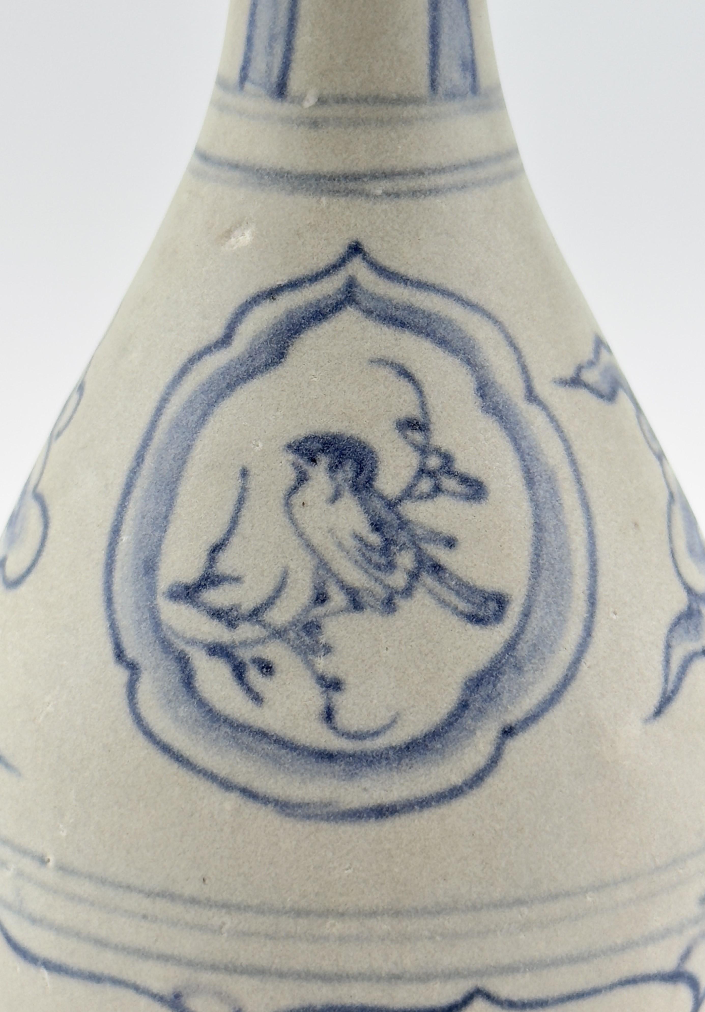 Annamese Stoneware Vase with Underglaze Blue, Hoi An Hoard, Late 15th Century For Sale 5