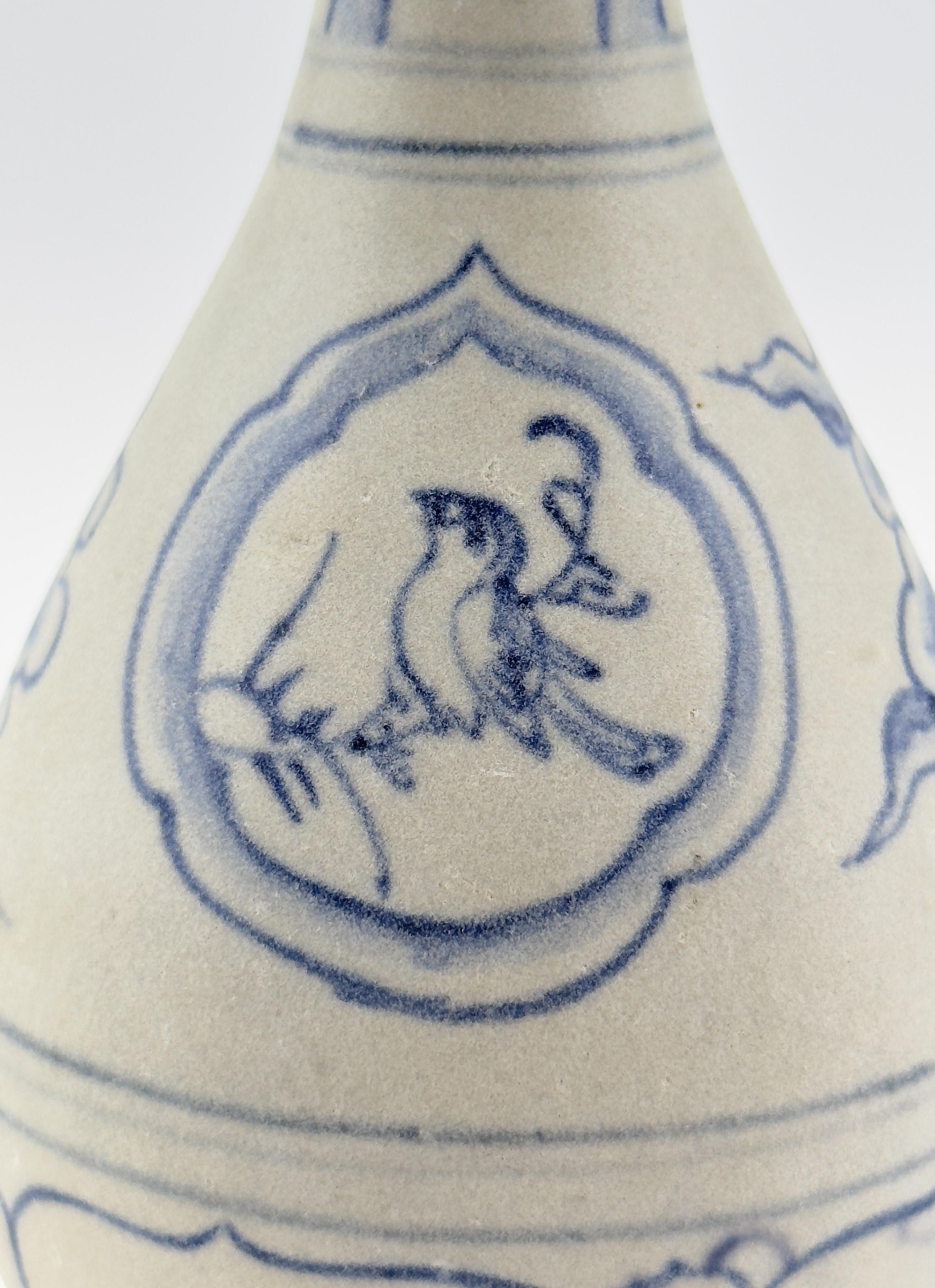 Annamese Stoneware Vase with Underglaze Blue, Hoi An Hoard, Late 15th Century For Sale 3