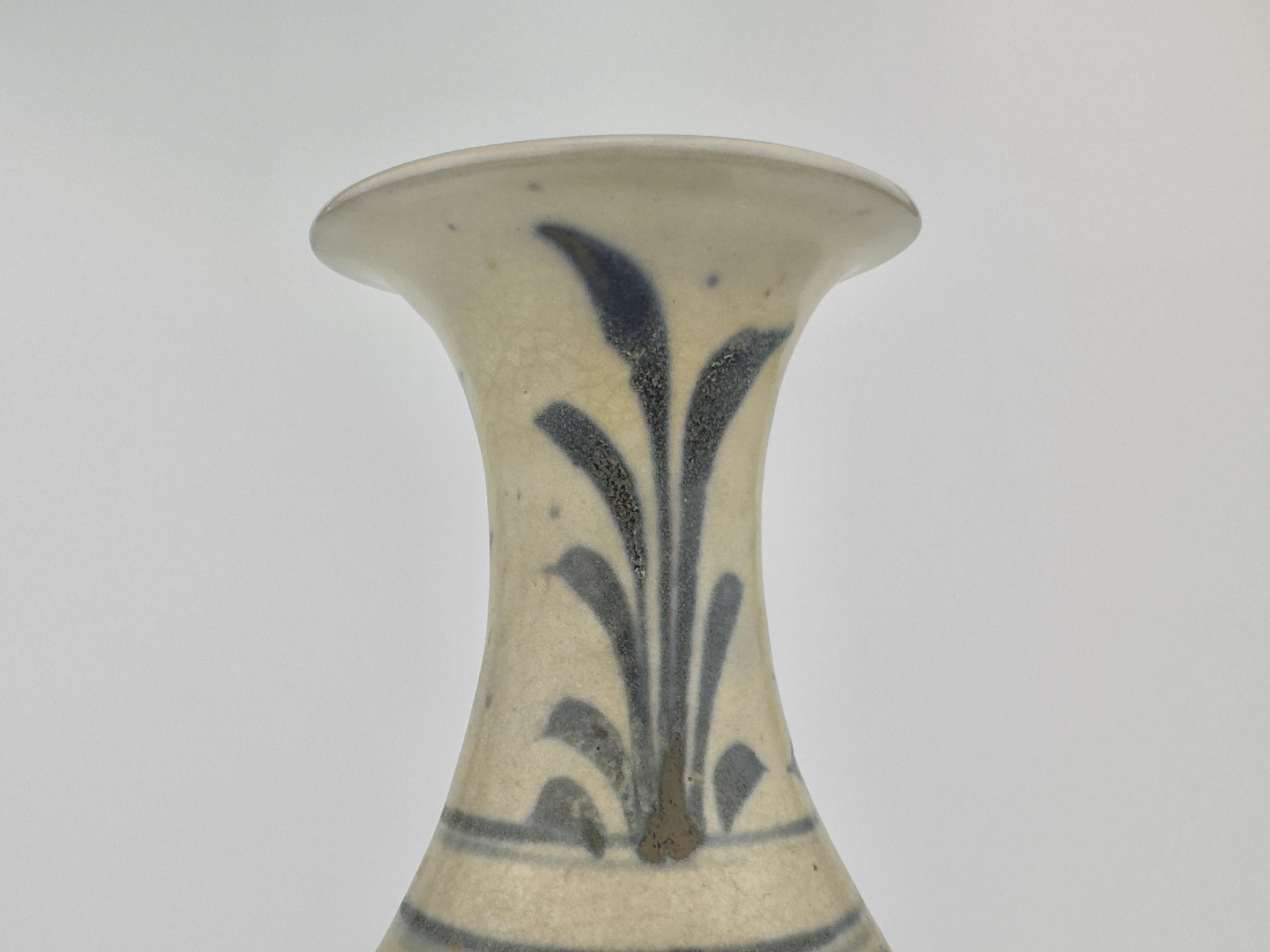 18th Century and Earlier Annamese stoneware with cobalt underglaze blue, Hoi An Hoard, late 15th century. For Sale