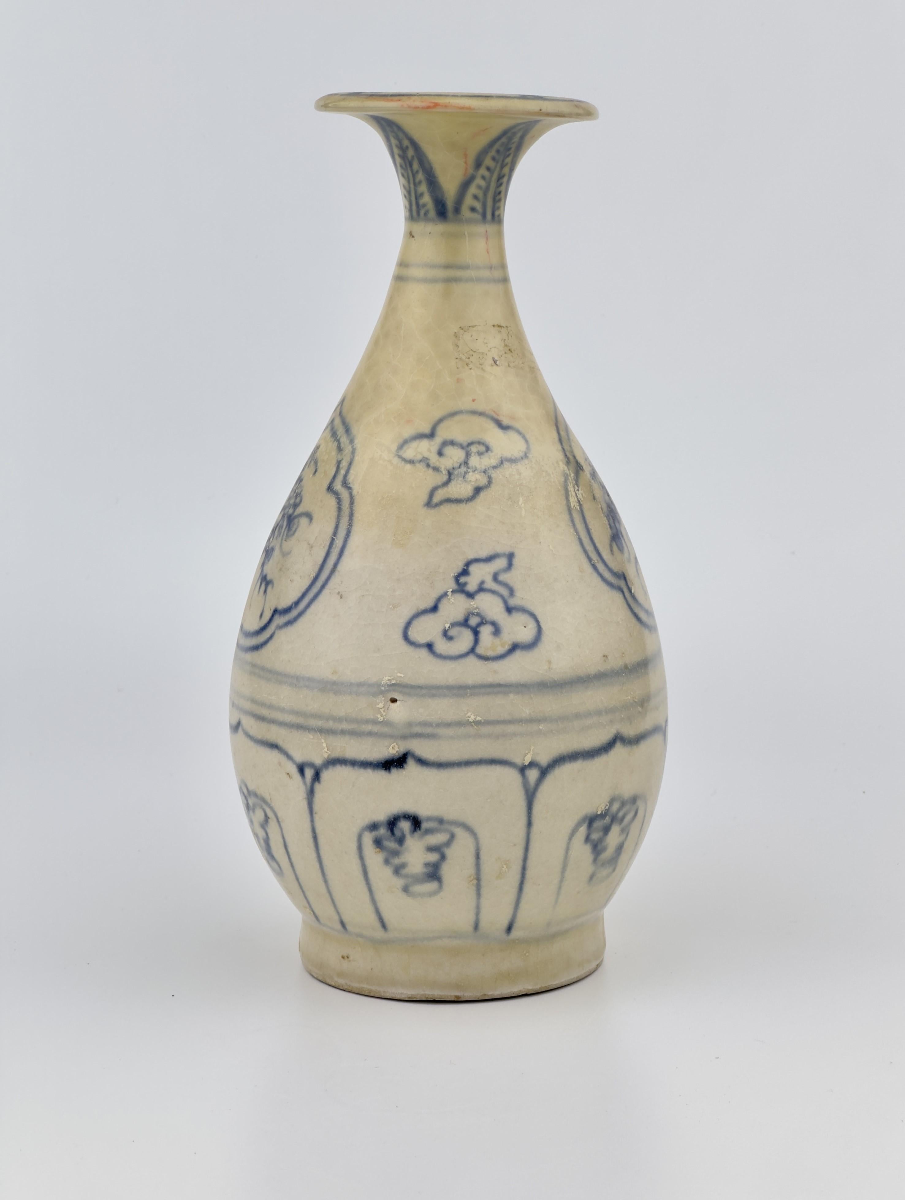 Ming Annamese stoneware with underglaze blue, Hoi An hoard, late 15th century For Sale