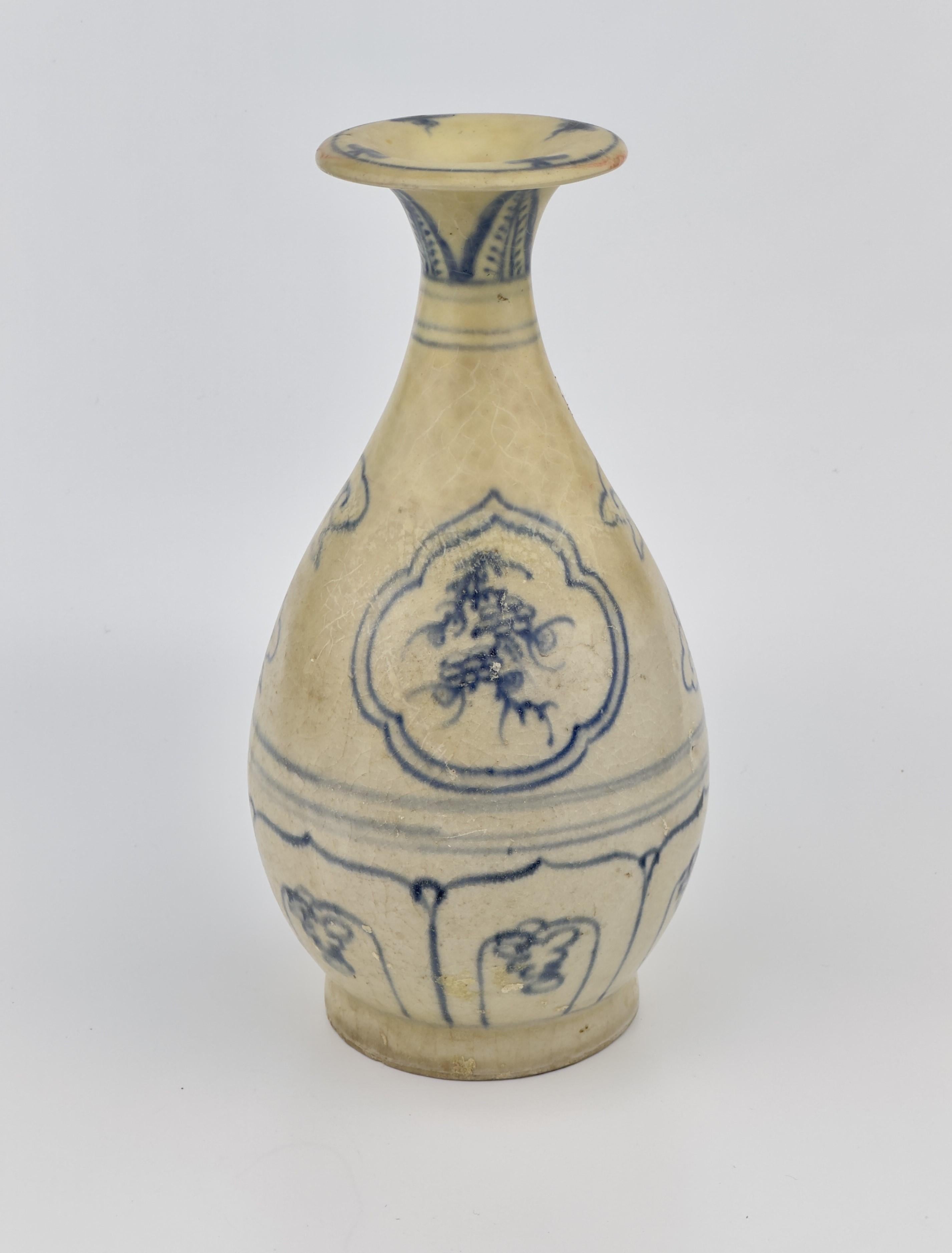 Chinese Annamese stoneware with underglaze blue, Hoi An hoard, late 15th century For Sale