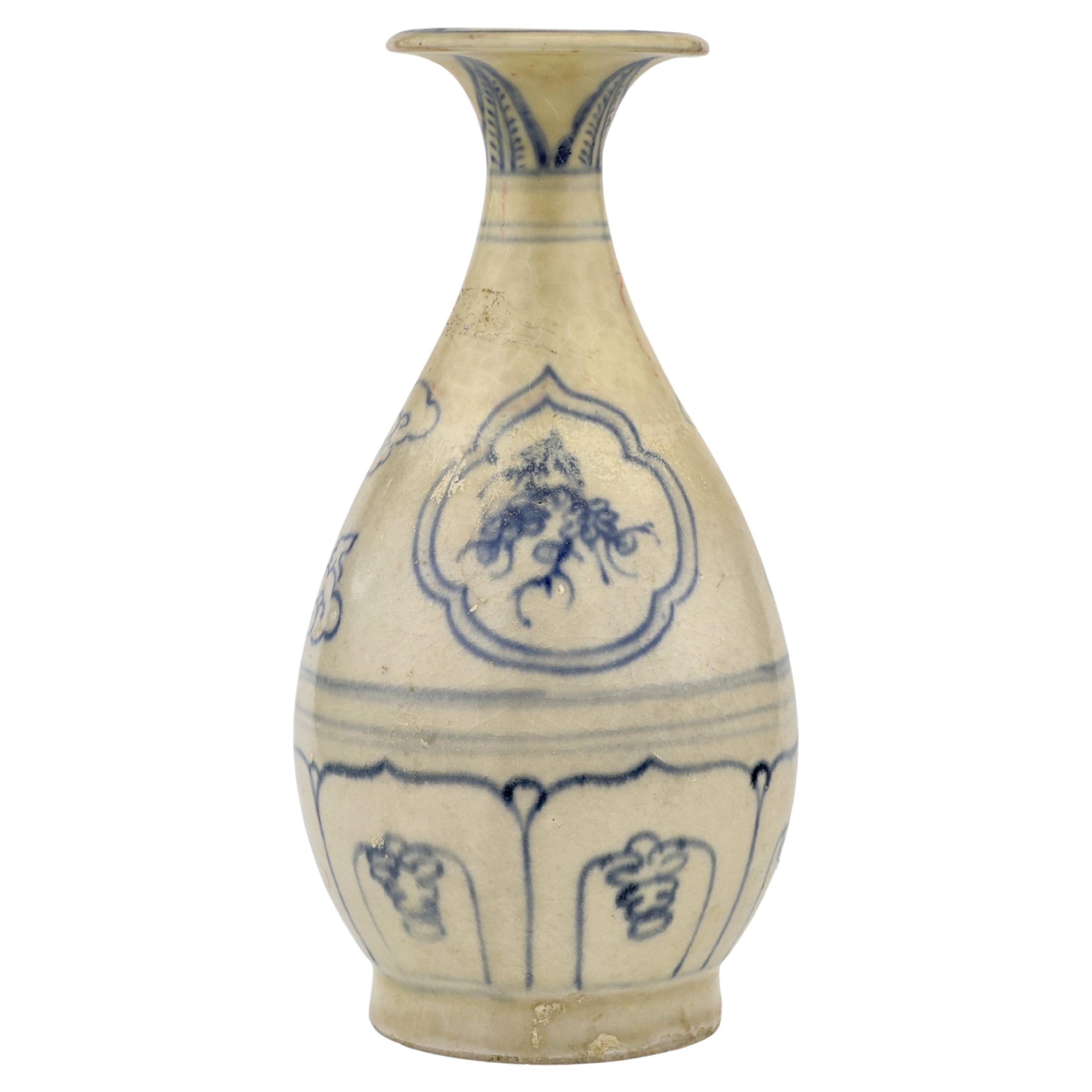 Annamese stoneware with underglaze blue, Hoi An hoard, late 15th century For Sale