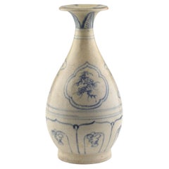 Antique Annamese stoneware with underglaze blue, Hoi An hoard, late 15th century