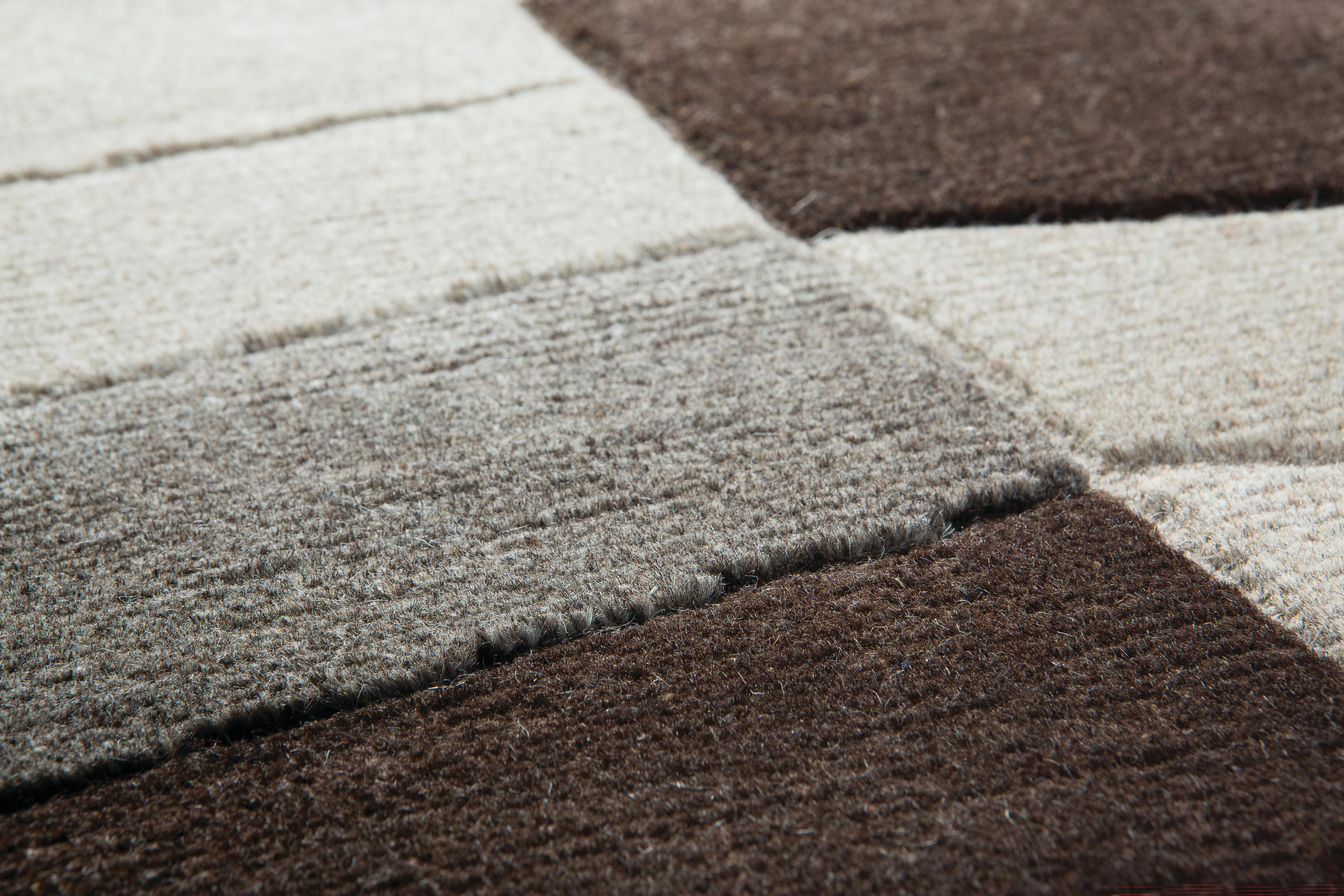 Annapurna carpets by Bartoli design are hand knotted in Himalayan undyed wool, hand knotted with 60 knots per sqm
Special treatments are reserved for this kind of material, and it gives such a particular consistency and colors
Inspired by Nepalese