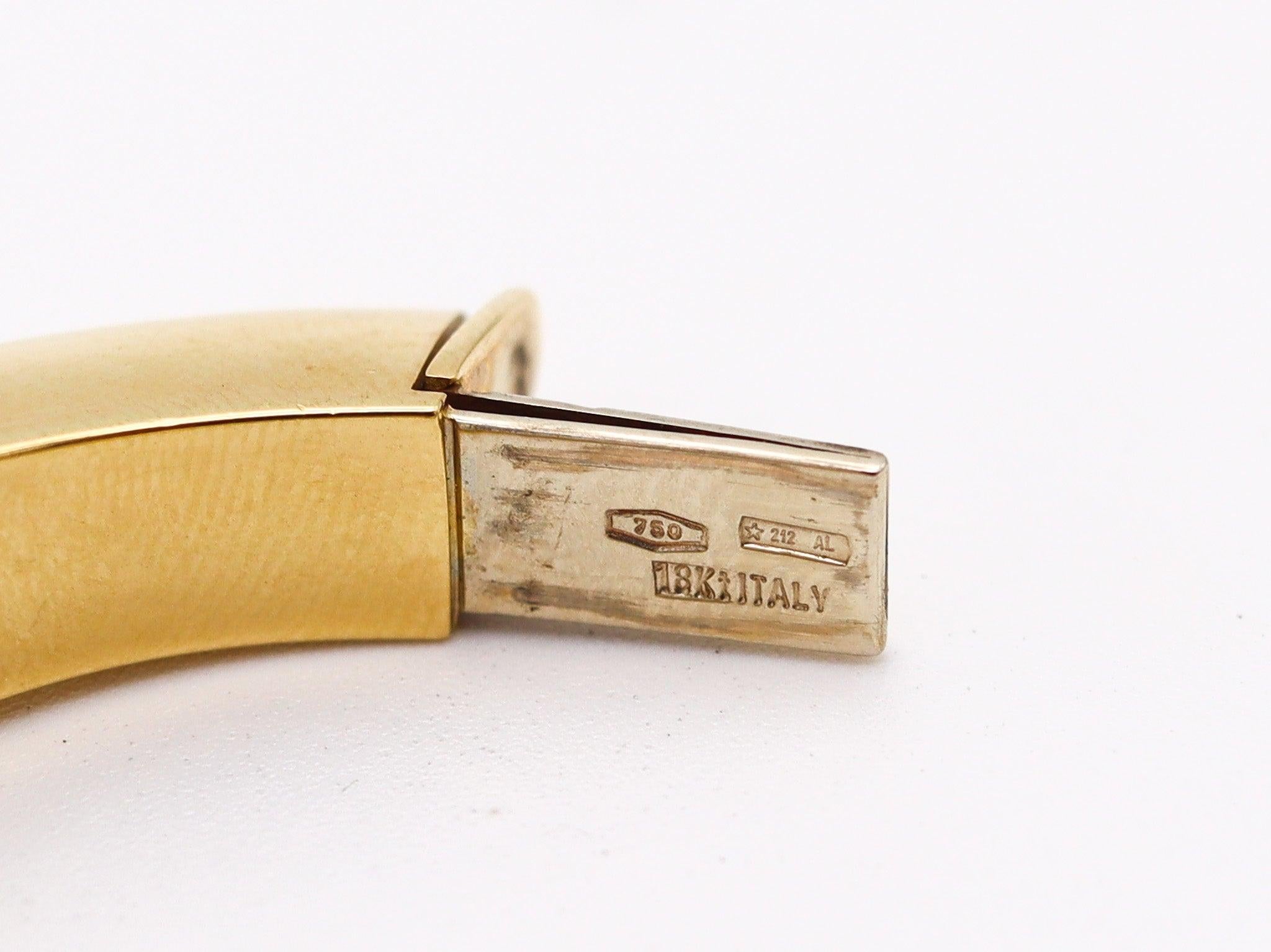 ANNARATONE & MAGYARY Geometric Sculptural Oval Bracelet In 18Kt Yellow Gold 3