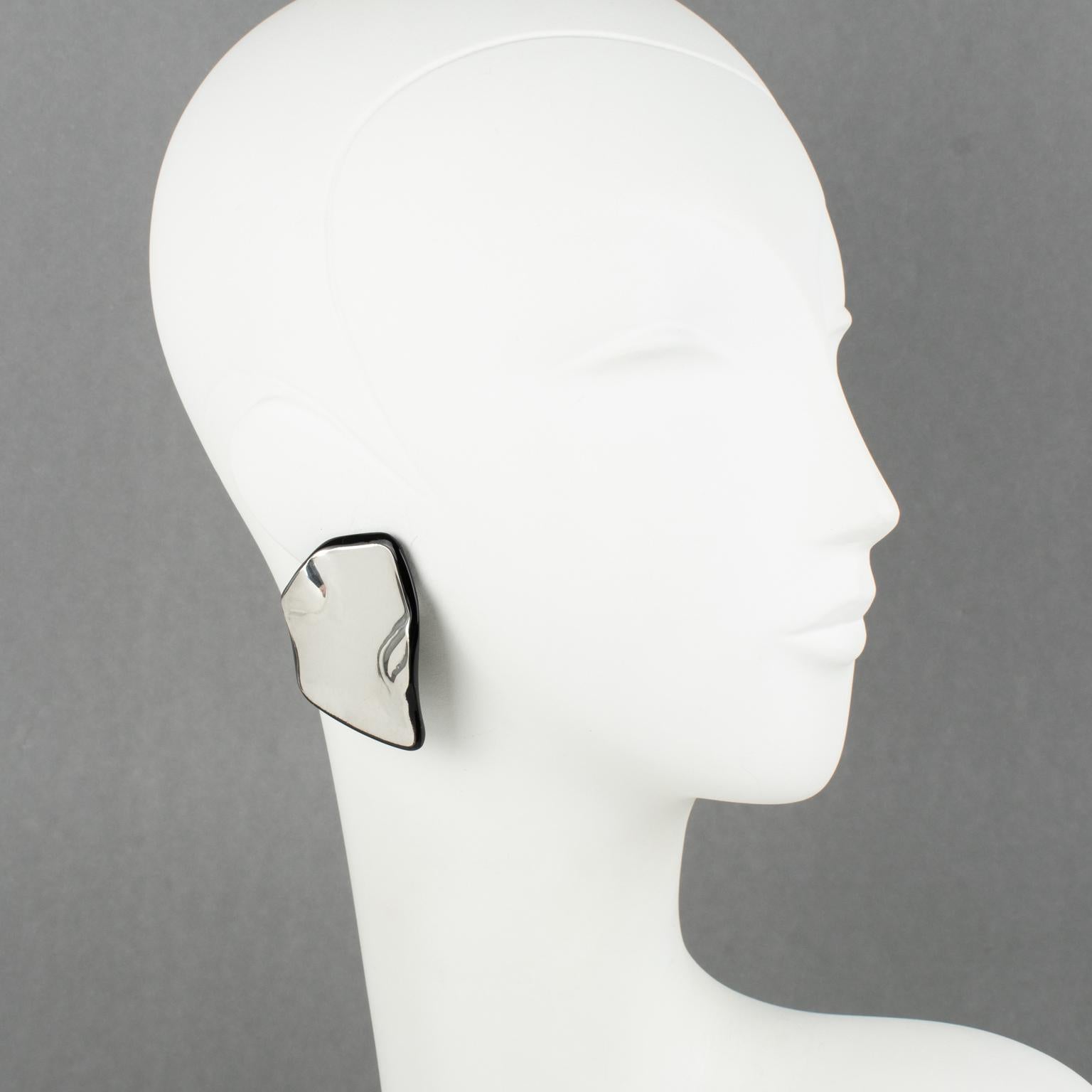 Anne & Frank Vigneri Orecchini a clip in lucite nera e argento sterling in vendita 3
