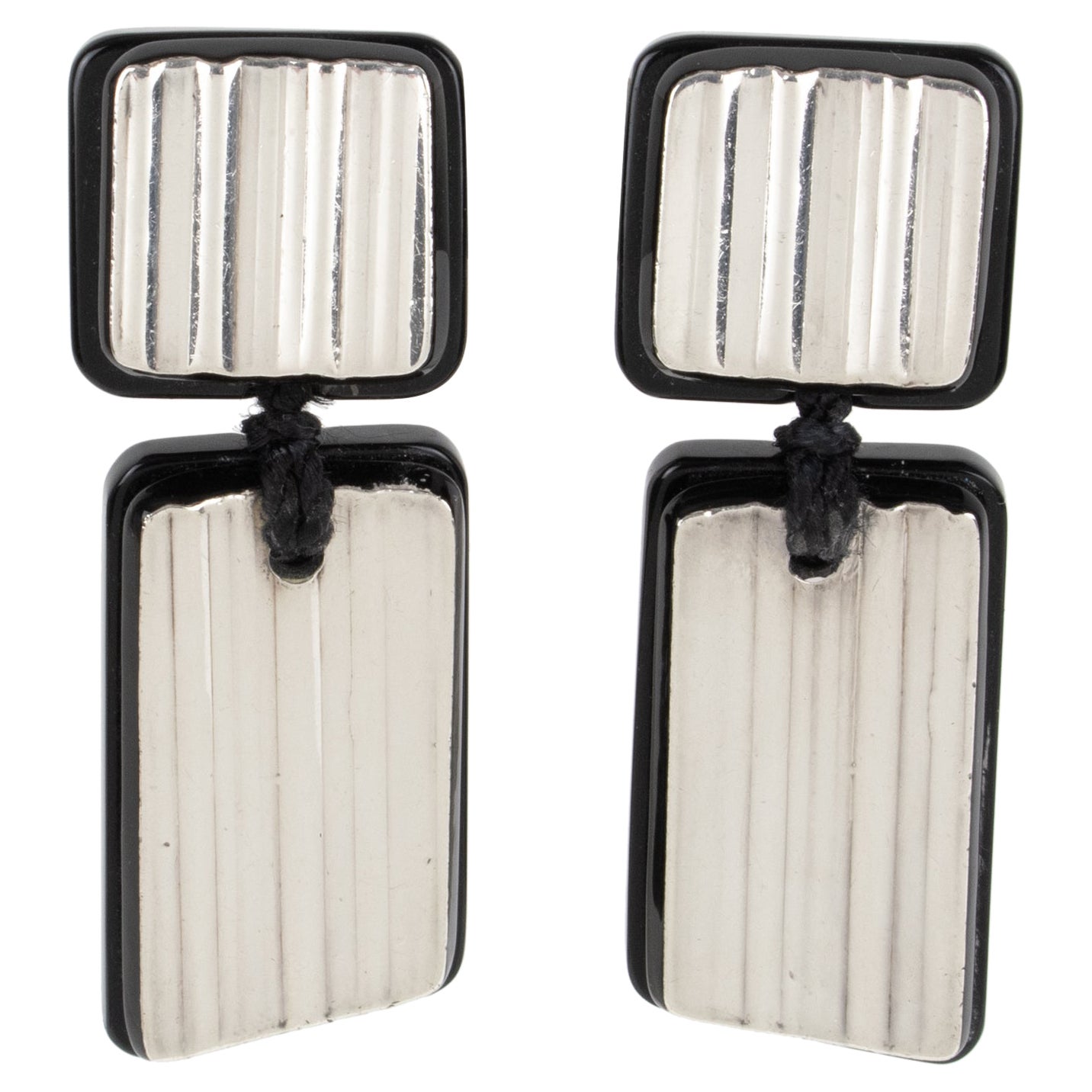 Anne et Frank Vigneri Boucles d'oreilles à clip en lucite noire et argent sterling