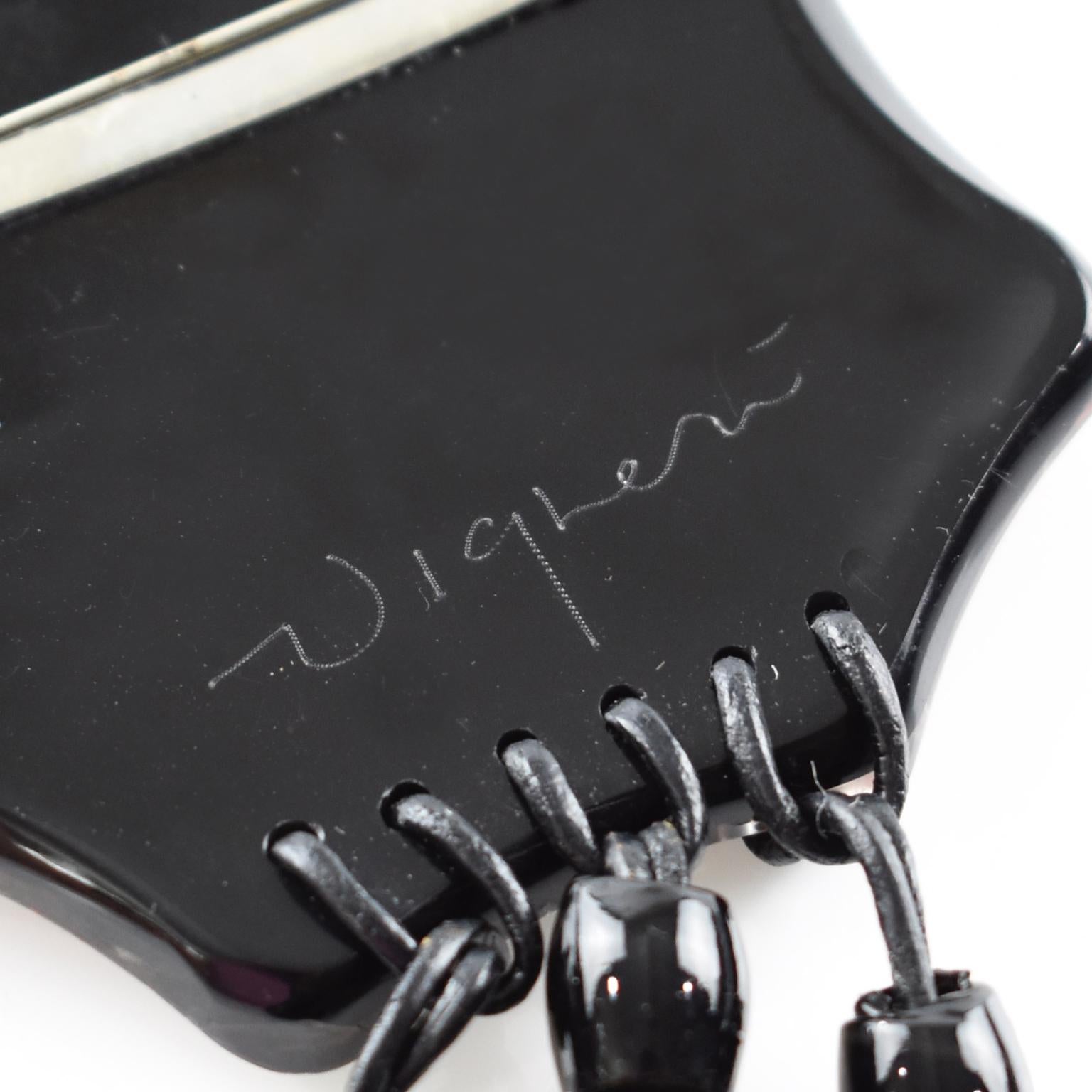 Anne & Frank Vigneri Spilla in resina colorata massiccia in vendita 2