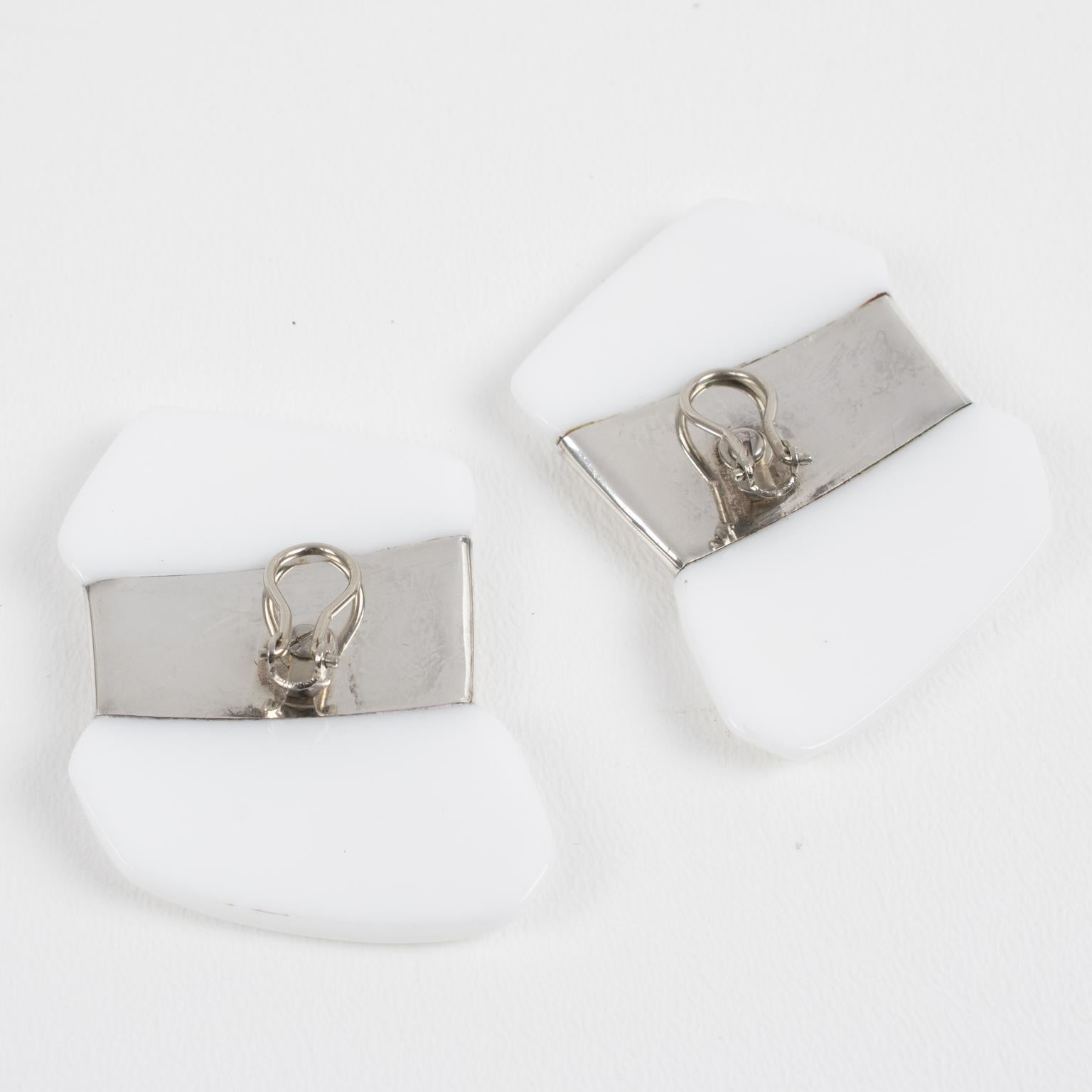 Anne and Frank Vigneri Sterling Silver and White Lucite Clip Earrings In Good Condition For Sale In Atlanta, GA