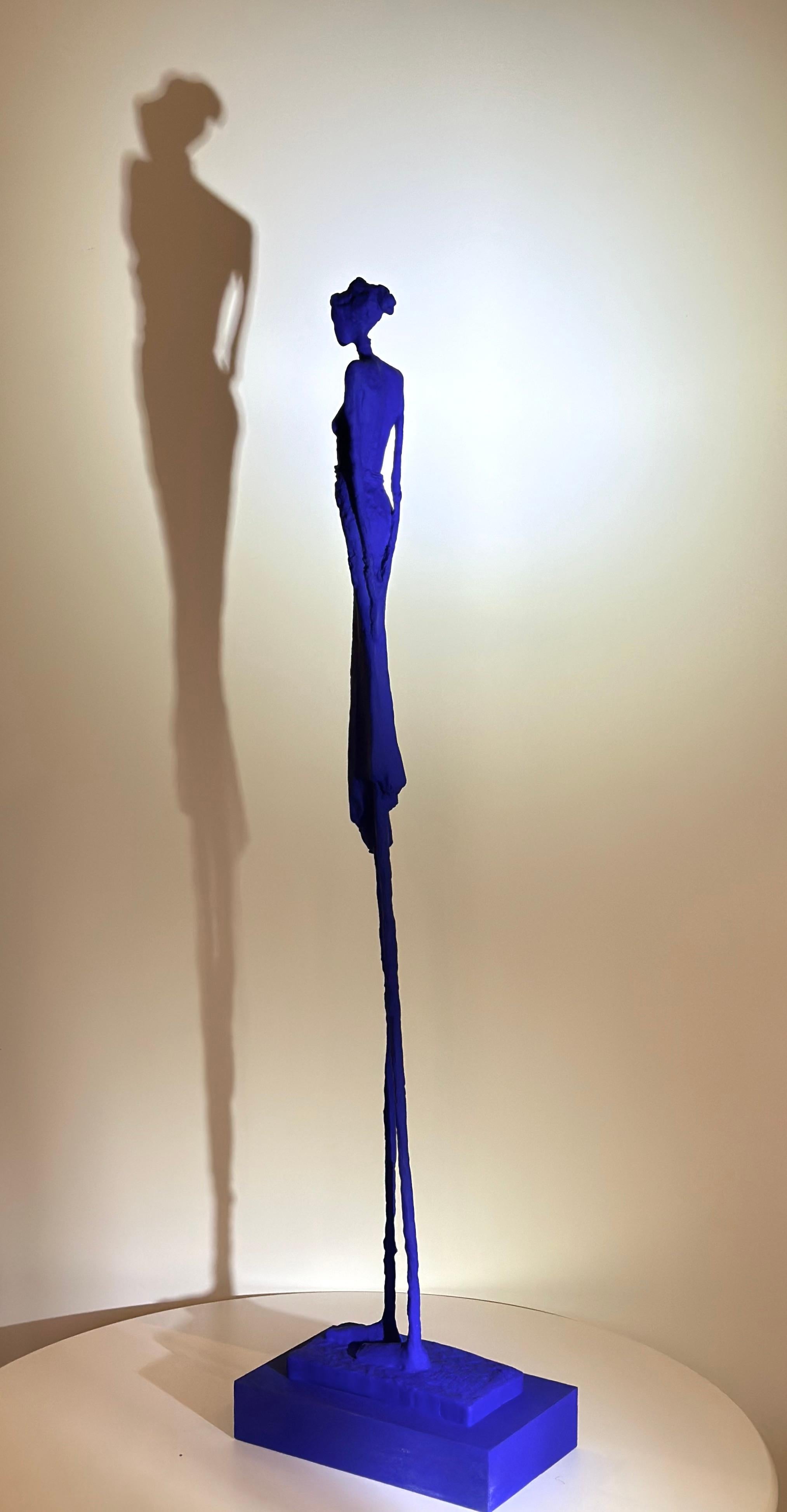 Calypso ( Mini Blue) - Sculpture de Anne de Villeméjane