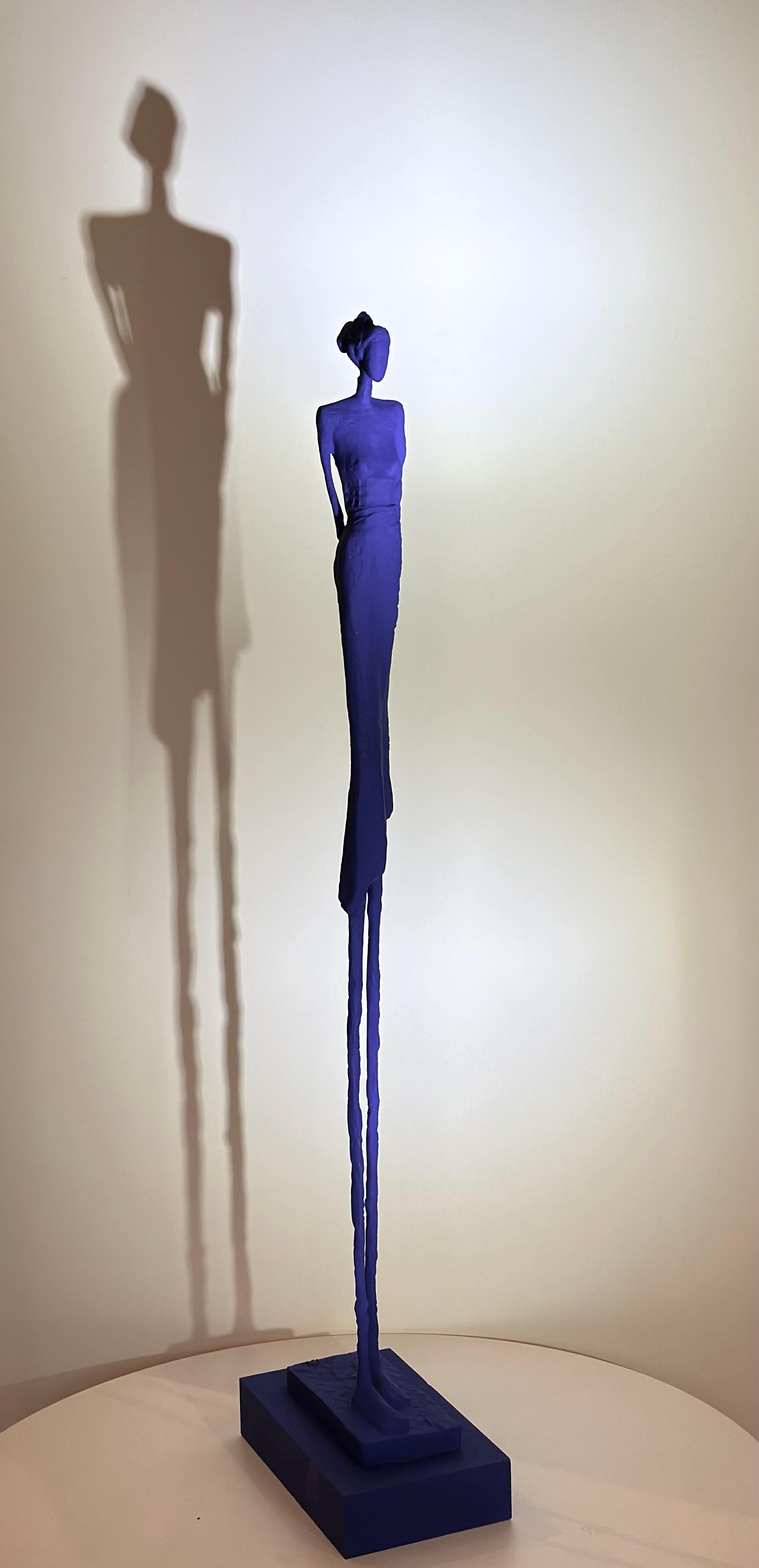 Figurative Sculpture Anne de Villeméjane - Calypso ( Mini Blue)