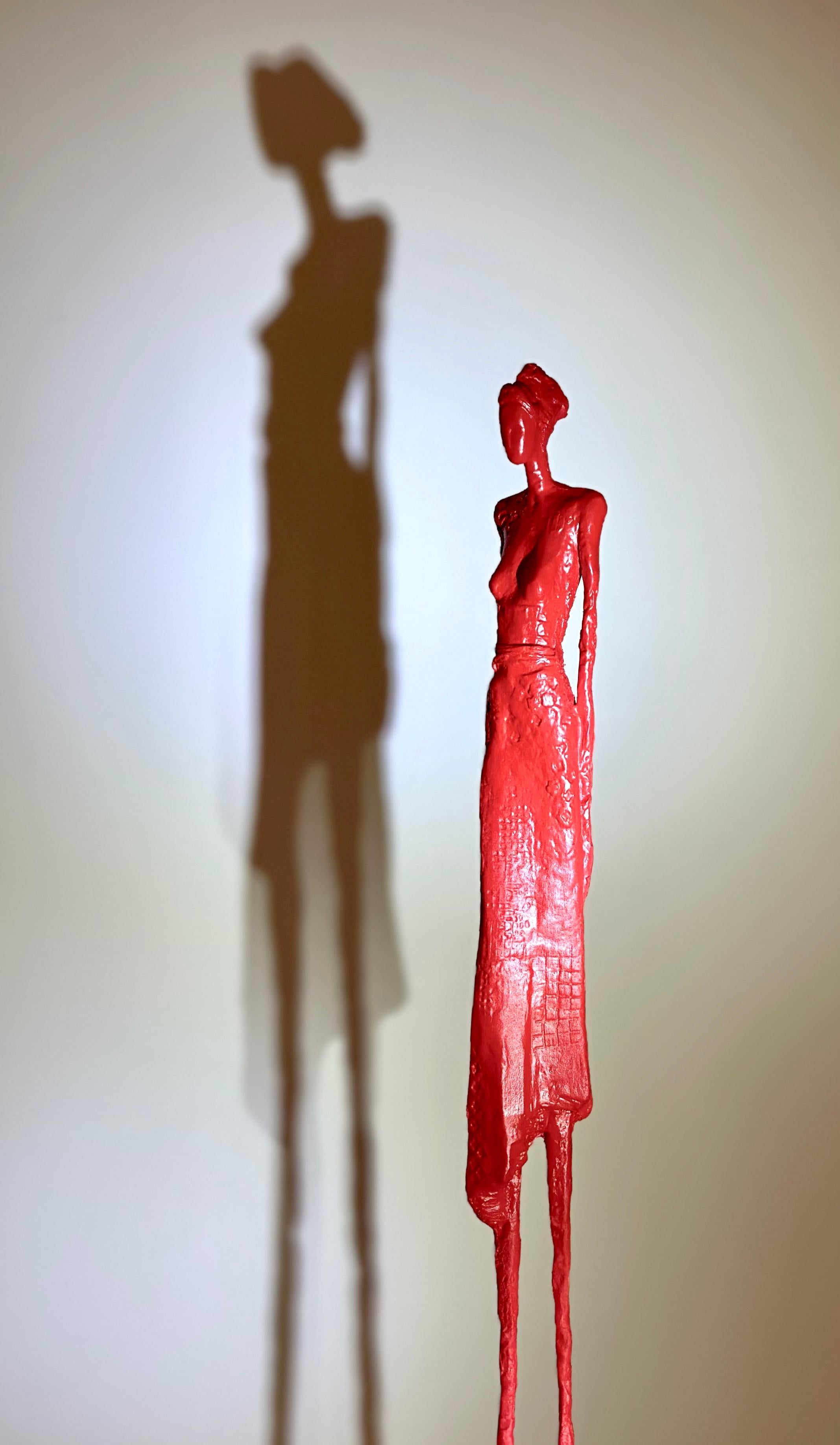Calypso ( Mini rouge) - Contemporain Sculpture par Anne de Villeméjane