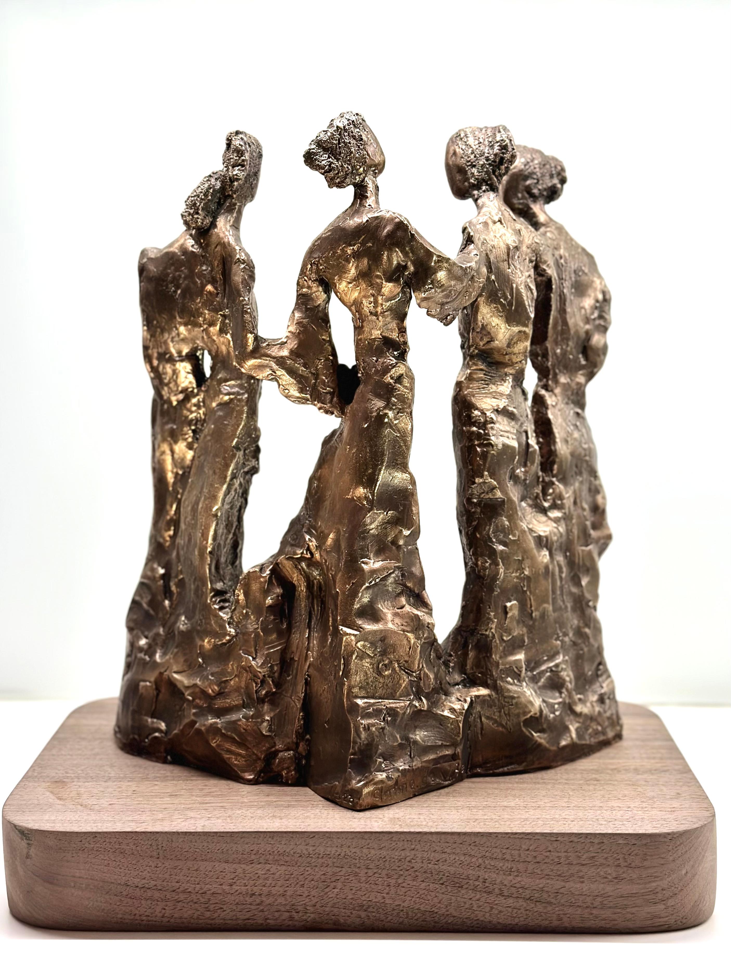 Schwesternschaft – Sculpture von Anne de Villeméjane