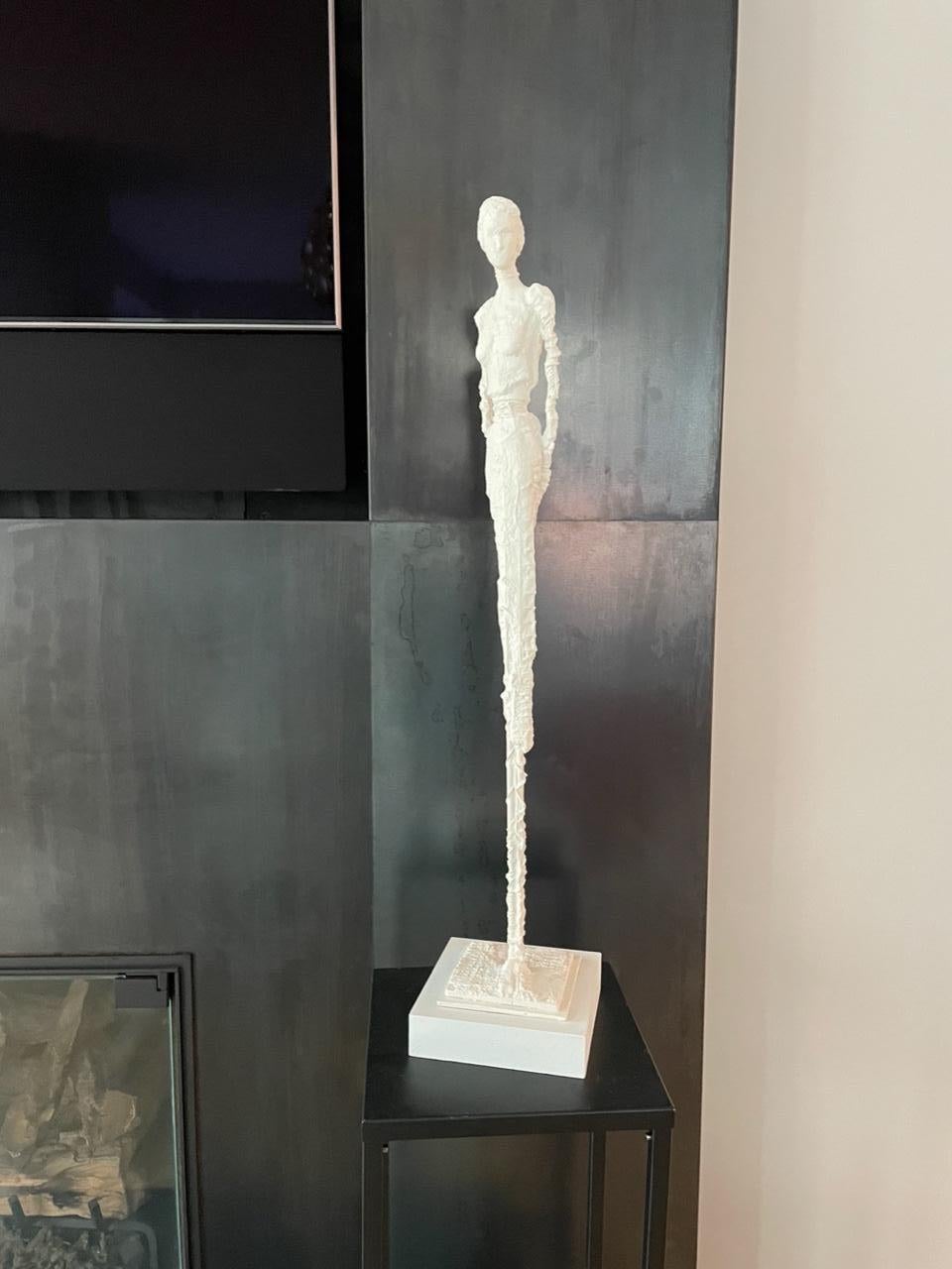 Anne de Villeméjane Figurative Sculpture - Standing Woman 3