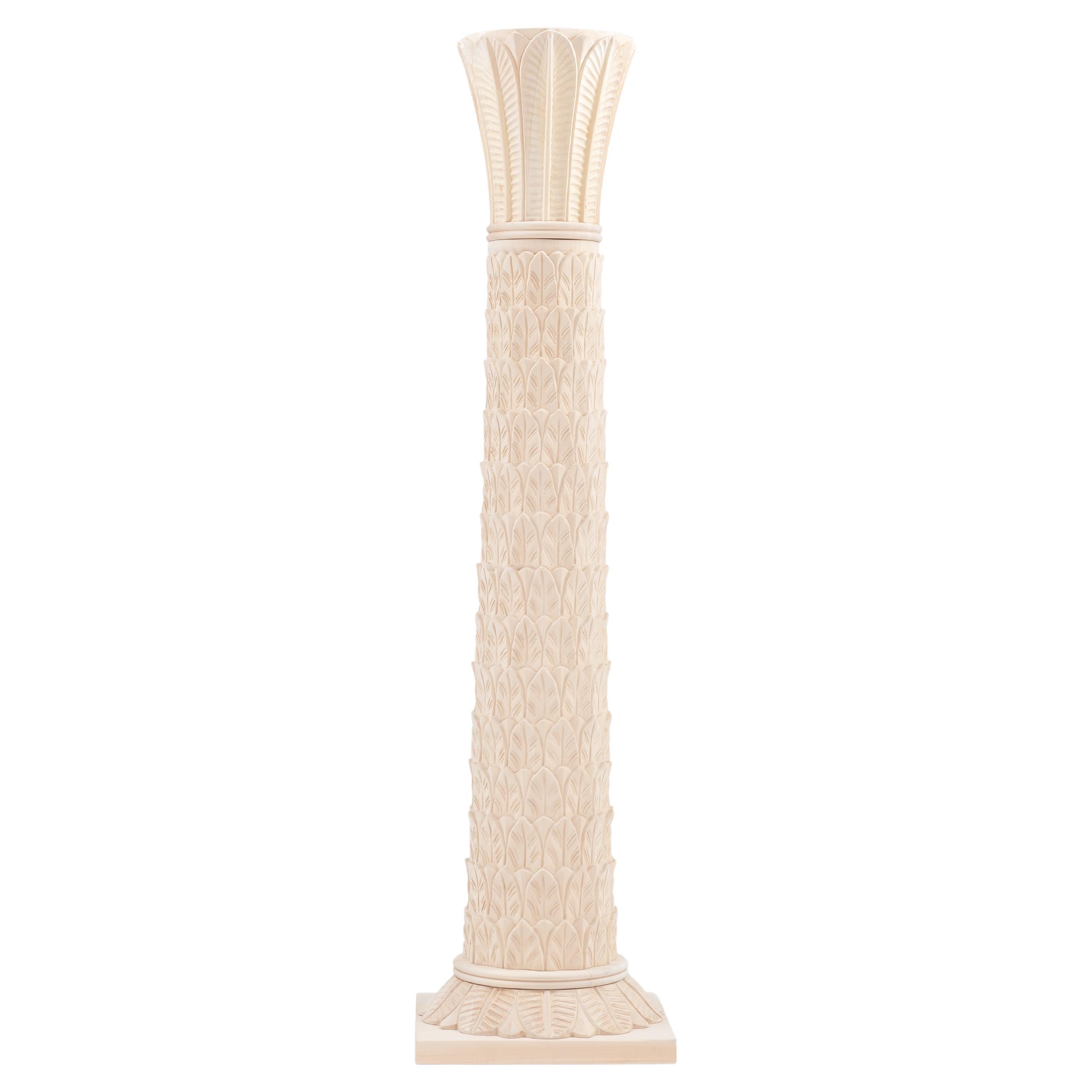 colonne décorative Anne en bois de tilleul sculpté en vente