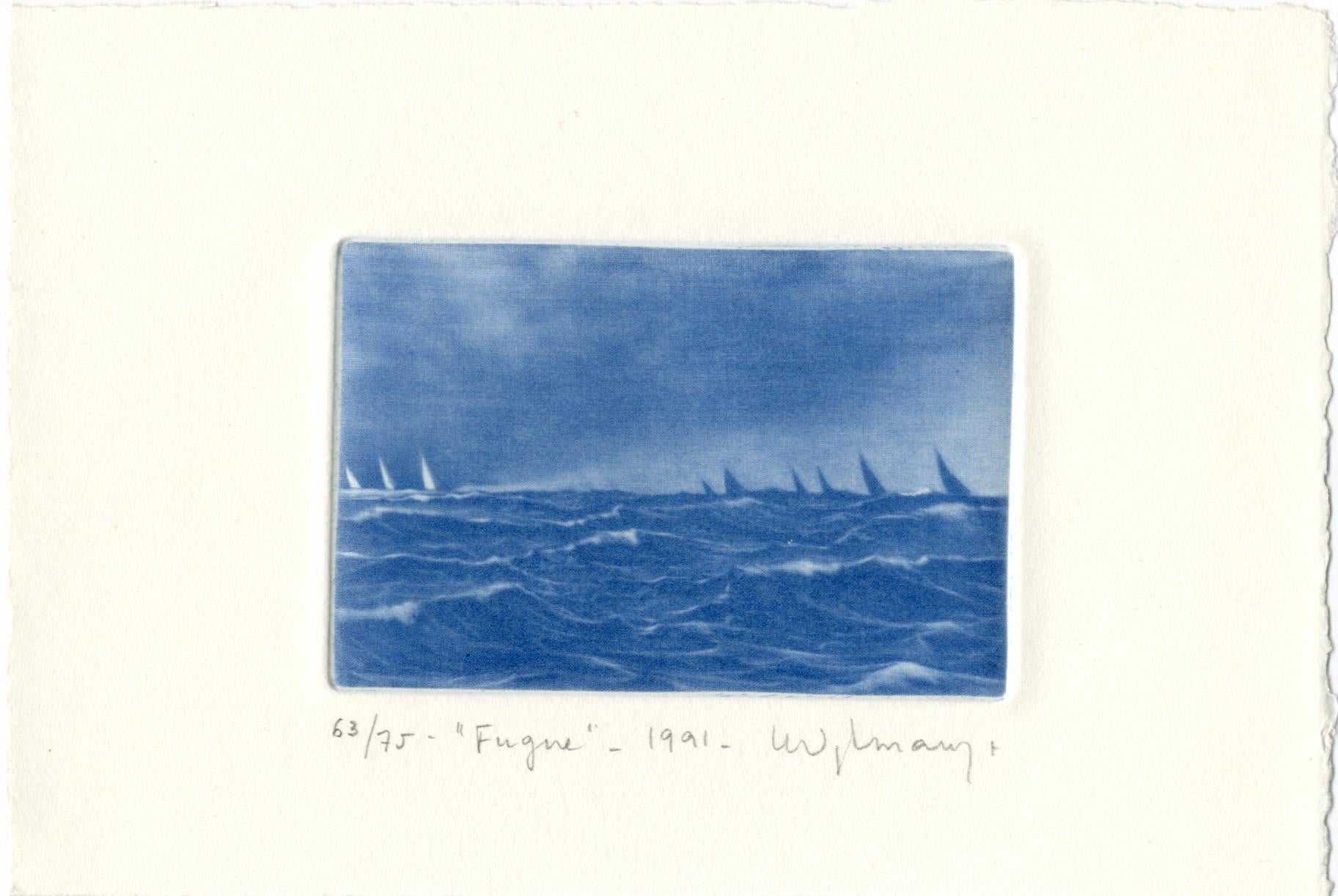 Fuga (Queste barche stanno scappando dalle altre) - Print Contemporaneo di Anne Dykmans