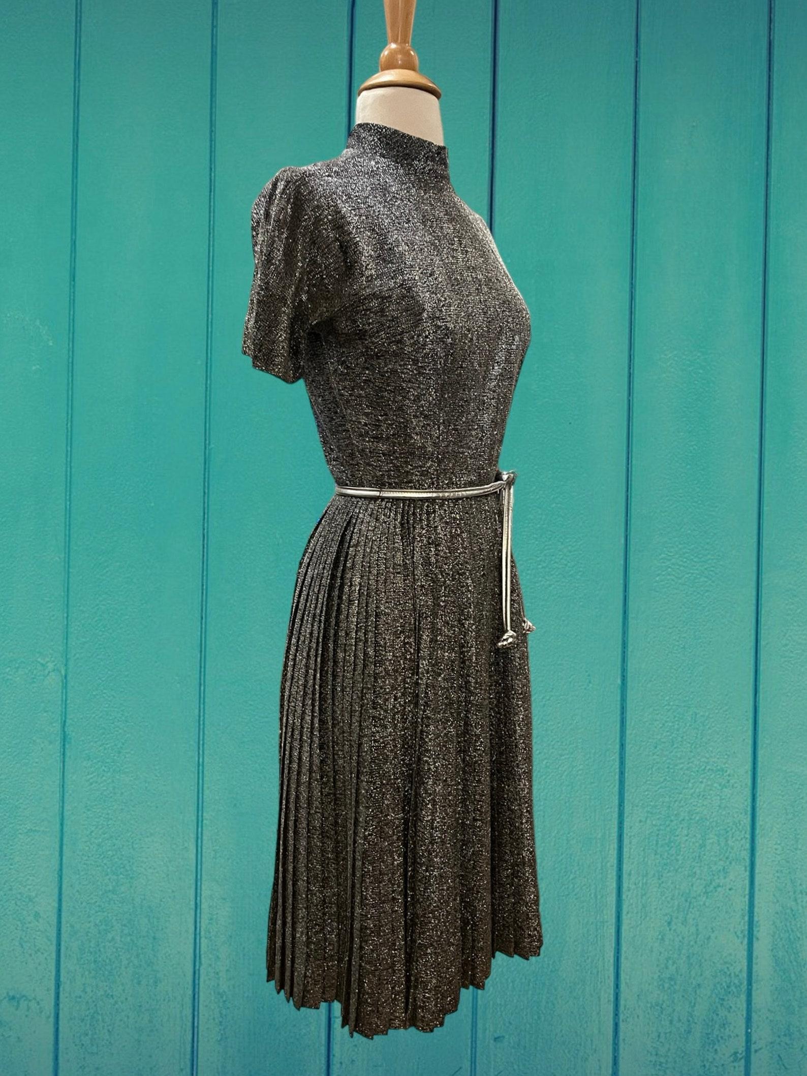 Anne Fogarty Metallic Dress, Circa 1960s In Excellent Condition For Sale In Brooklyn, NY