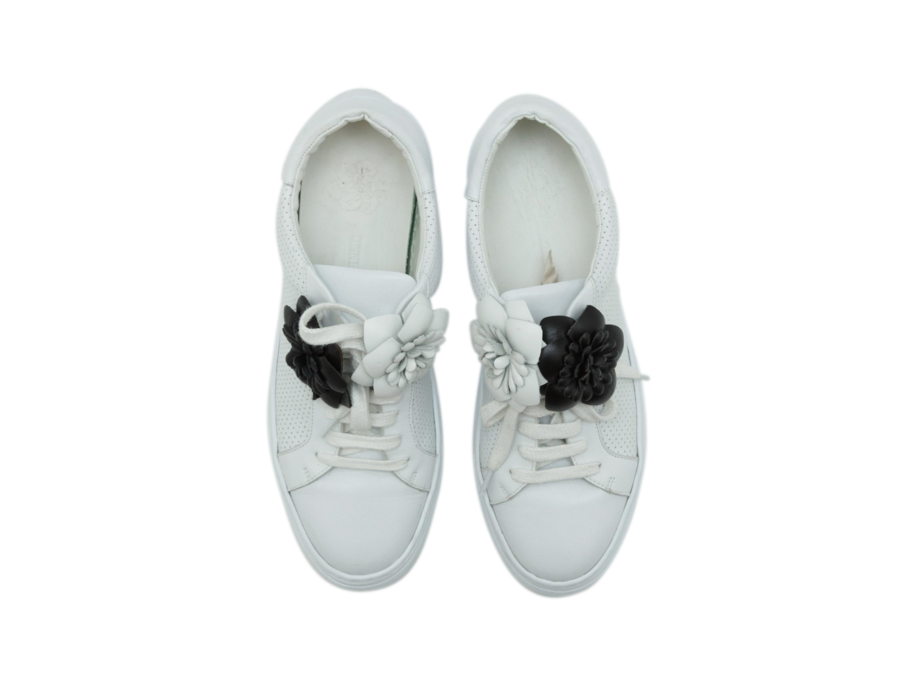 Gray Anne Fontaine White Rosette-Accented Sneakers