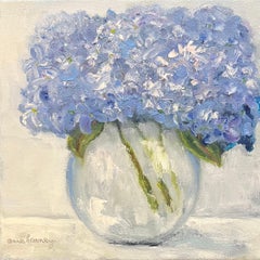 « Blue Hydrangeas » - Petite nature morte de hydrangeas bleues dans un vase rond. 