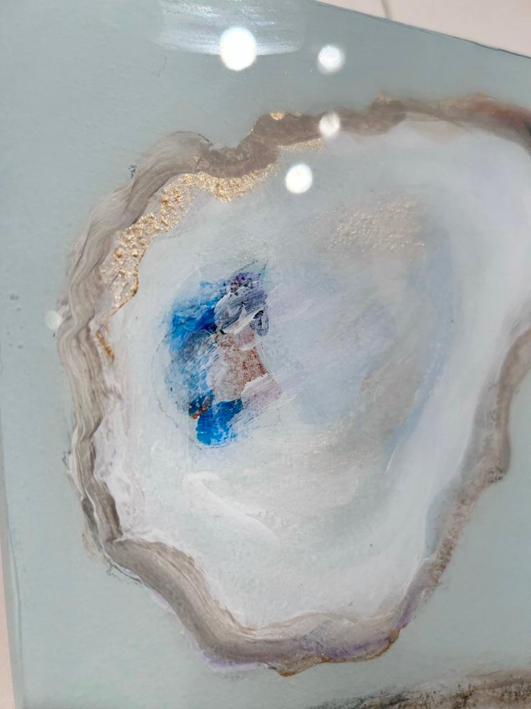 Peinture carrée « Heavenly Oysters » représentant six huîtres sur turquoise en vente 3