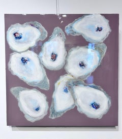 Huîtres aux tons froids "Moka" se chevauchant sur un fond brun.