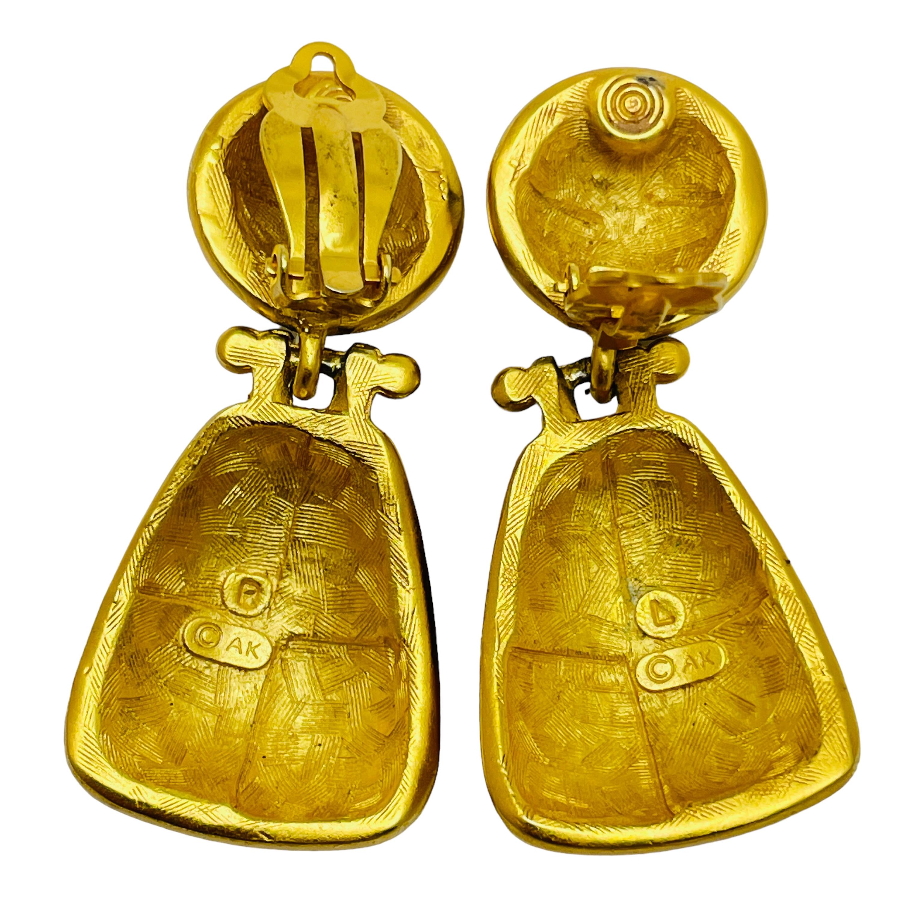 ANNE KLEIN Gold emaillierte etruskische Türöffner-Designerin mit Ohrclips an Ohrringen im Zustand „Gut“ in Palos Hills, IL