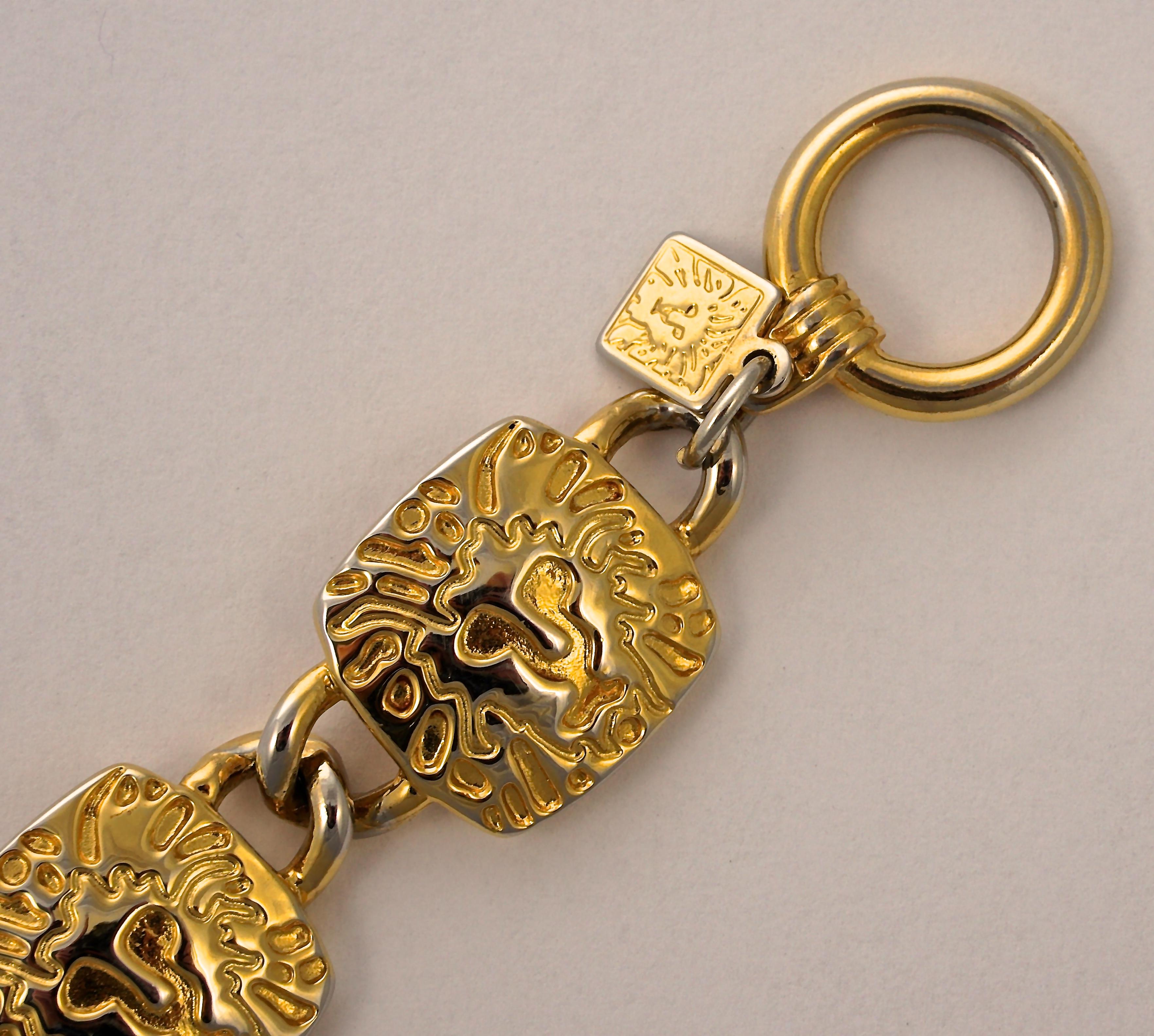 Anne Klein - Bracelet à maillons en or plaqué lion et boucles d'oreilles pendantes en forme de lion, c. 1980 en vente 1