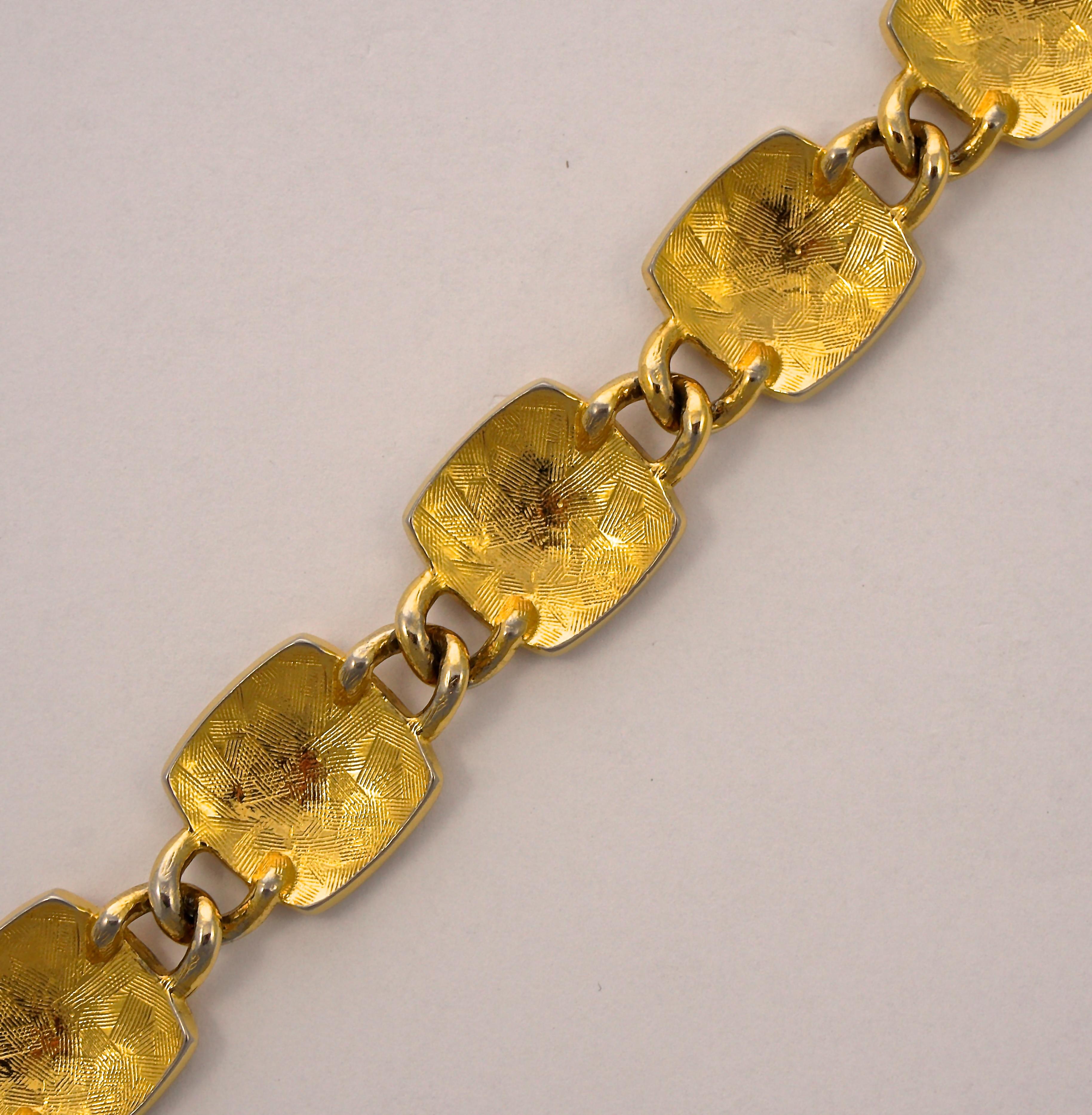 Anne Klein - Bracelet à maillons en or plaqué lion et boucles d'oreilles pendantes en forme de lion, c. 1980 en vente 5