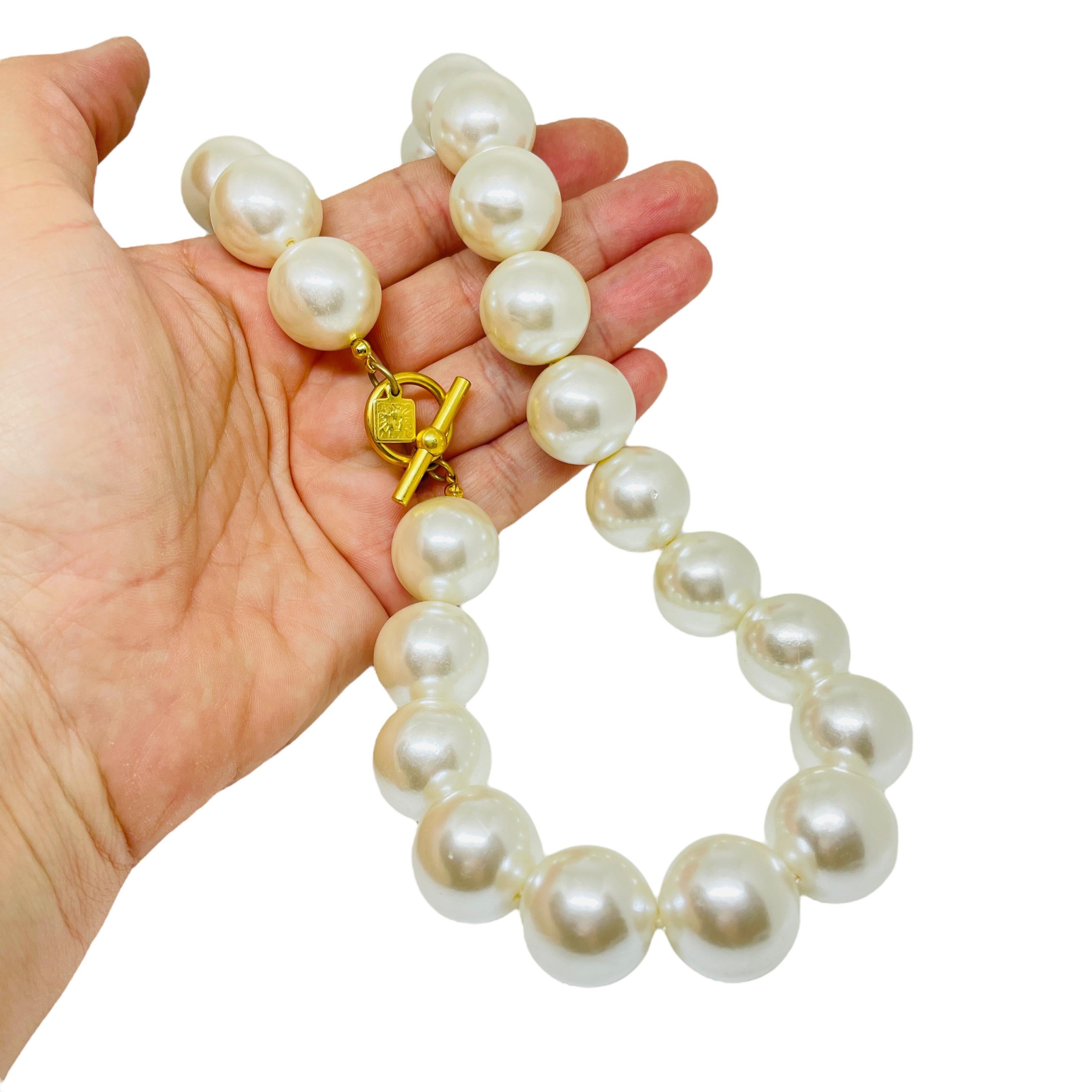 Donna ANNE KLEIN collana firmata vintage con perle di vetro enormi, girocollo di design in vendita