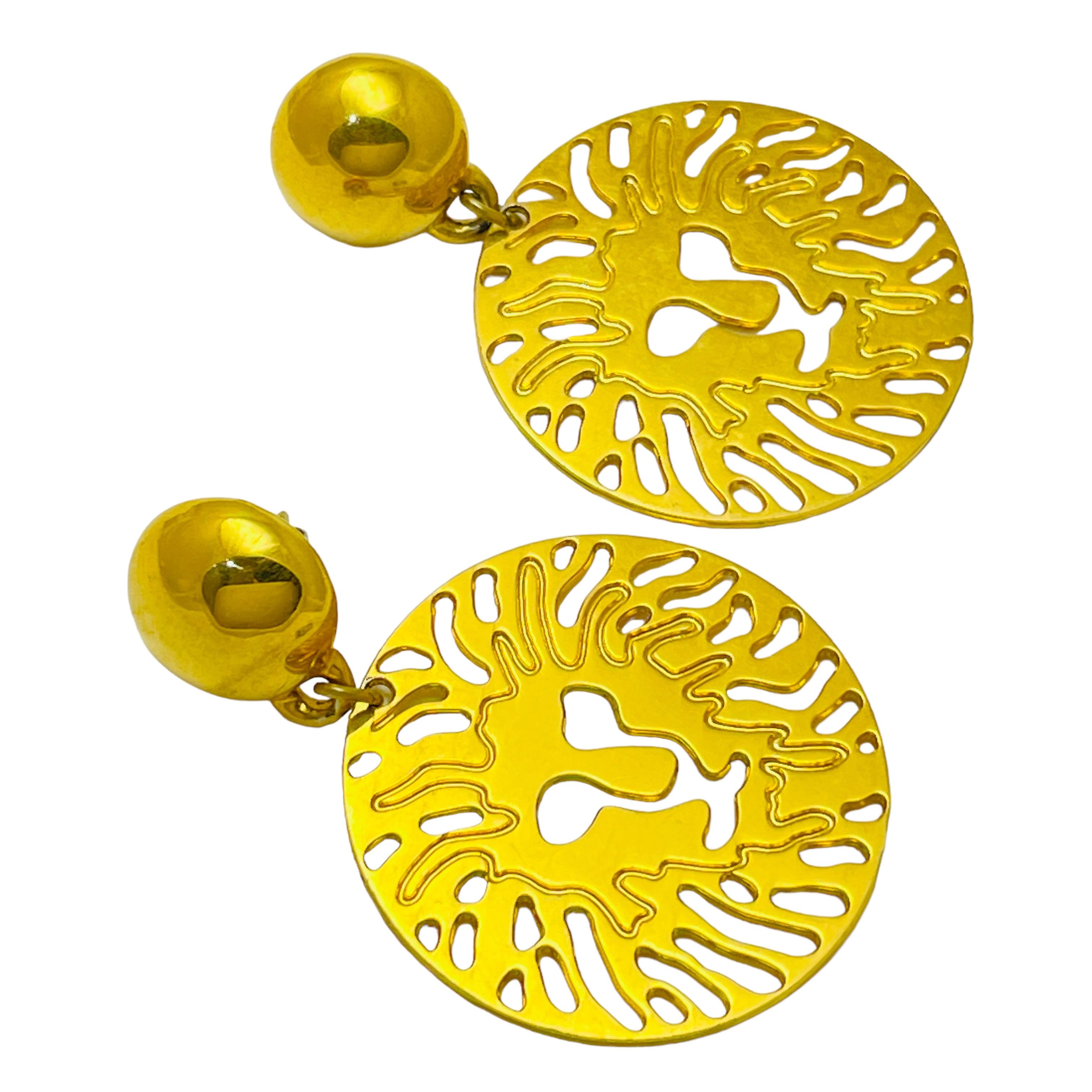 DETAILS

- • ohne Vorzeichen ANNE KLEIN

- • Goldton 

- • Vintage-Designer-Ohrringe

MASSNAHMEN  

- • 

CONDIT

- •  sehr guter Vintage-Zustand mit minimalen Gebrauchsspuren 

 Sku 44

❤️❤️  VINTAGE-DESIGNER-SCHMUCK ❤️❤️

❤️❤️  ALEXANDER'S