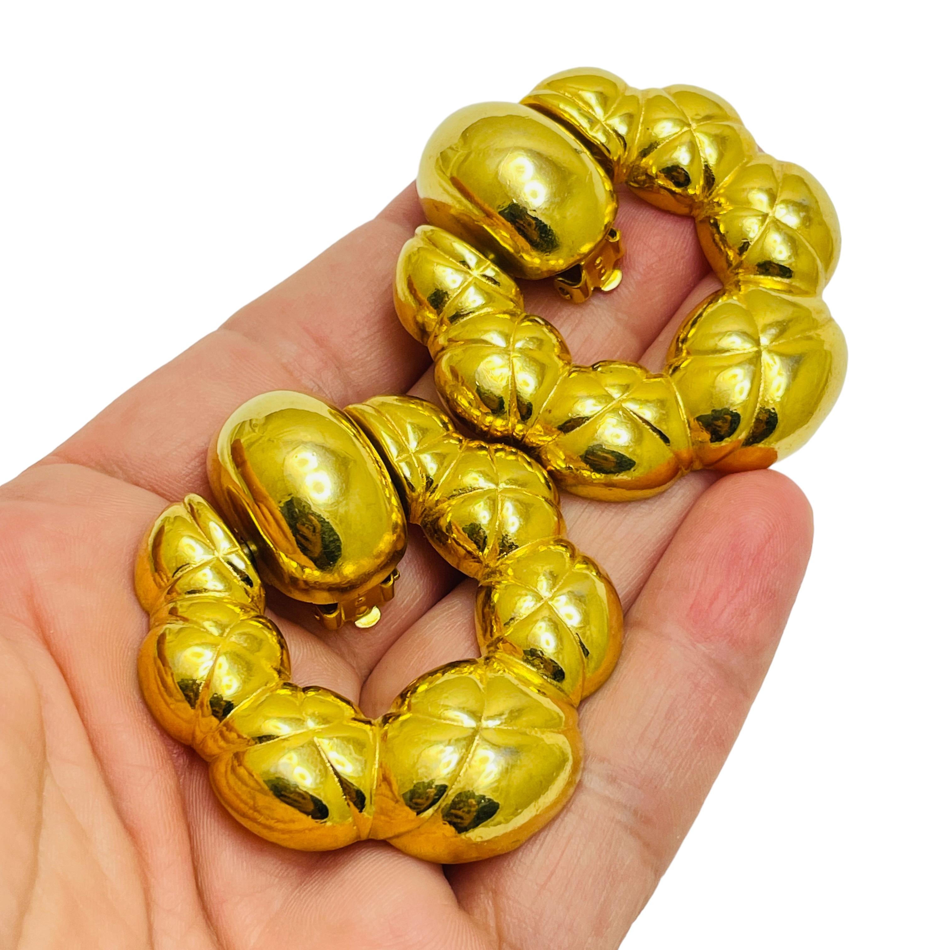 Women's ANNE KLEIN vintage gold quilted door knocker designer clip on earrings For Sale