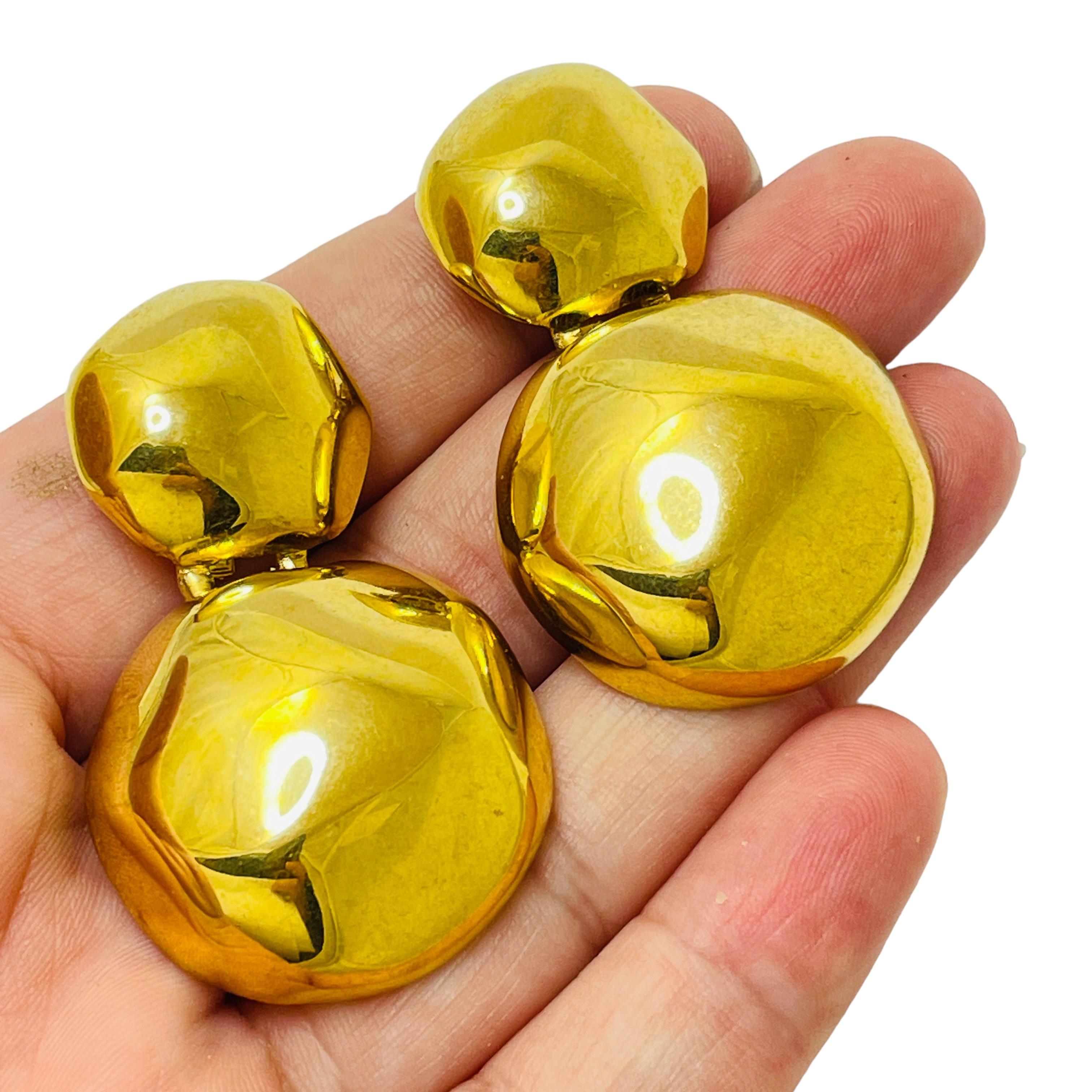 Women's ANNE KLEIN vintage gold tone modernist dangle designer clip on earrings For Sale
