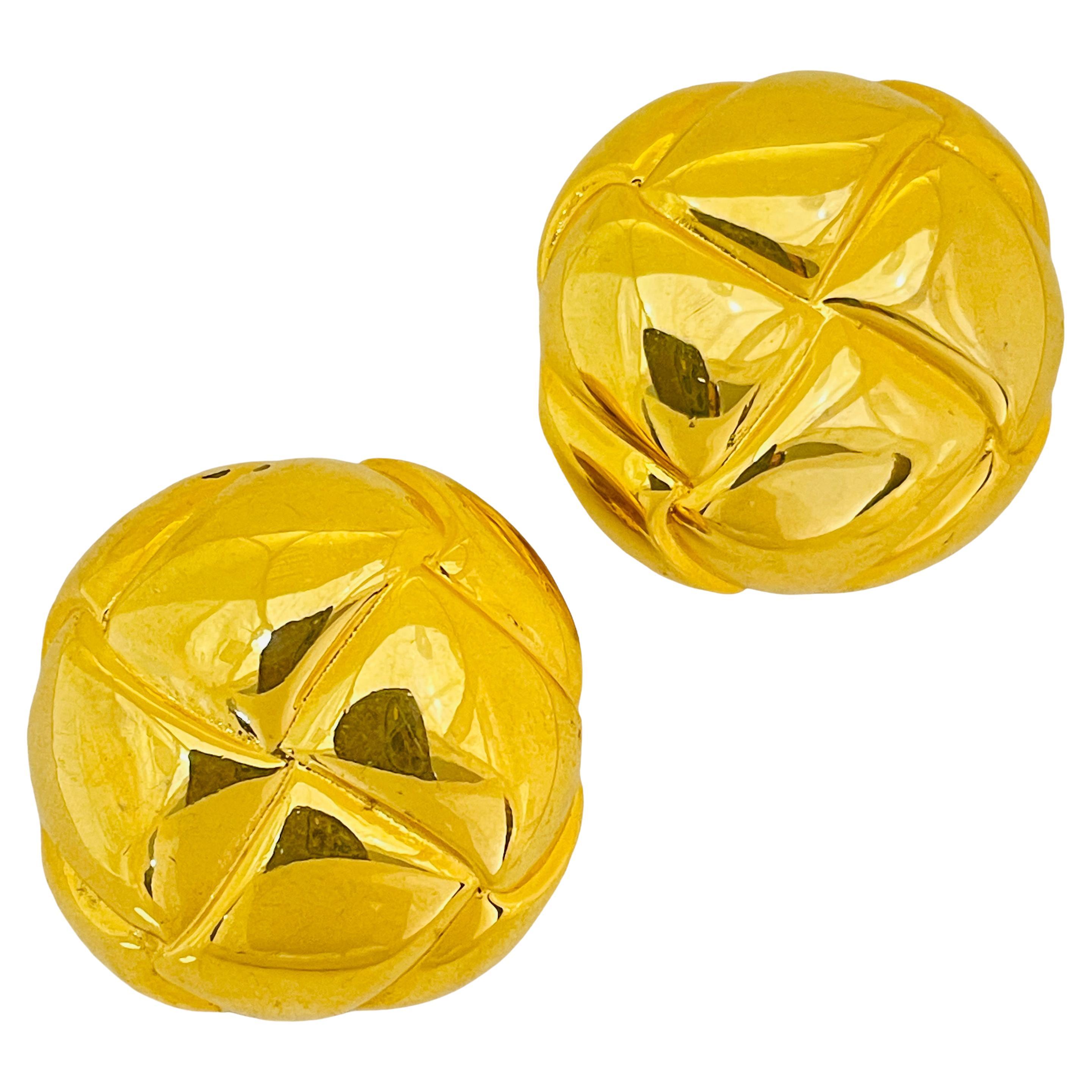 Orecchini a clip vintage di Anne Klein in tonalità oro, trapuntati e massicci