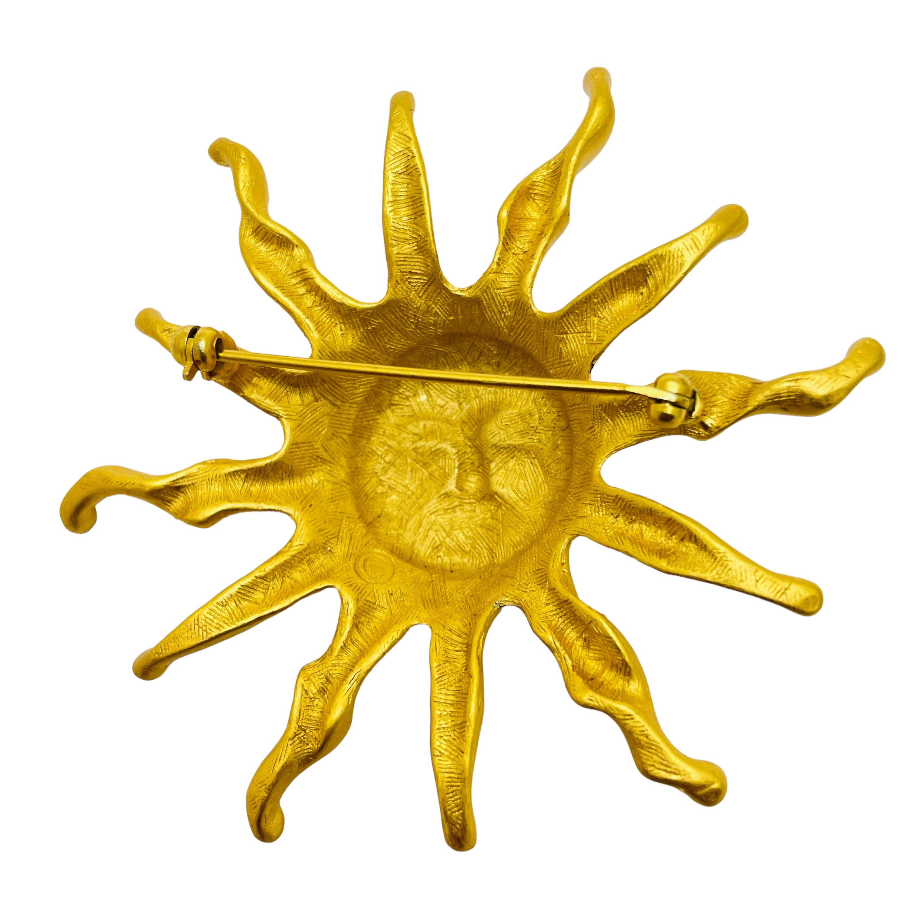 ANNE KLEIN vintage huge sun face matte gold designer brooch In Good Condition For Sale In Palos Hills, IL