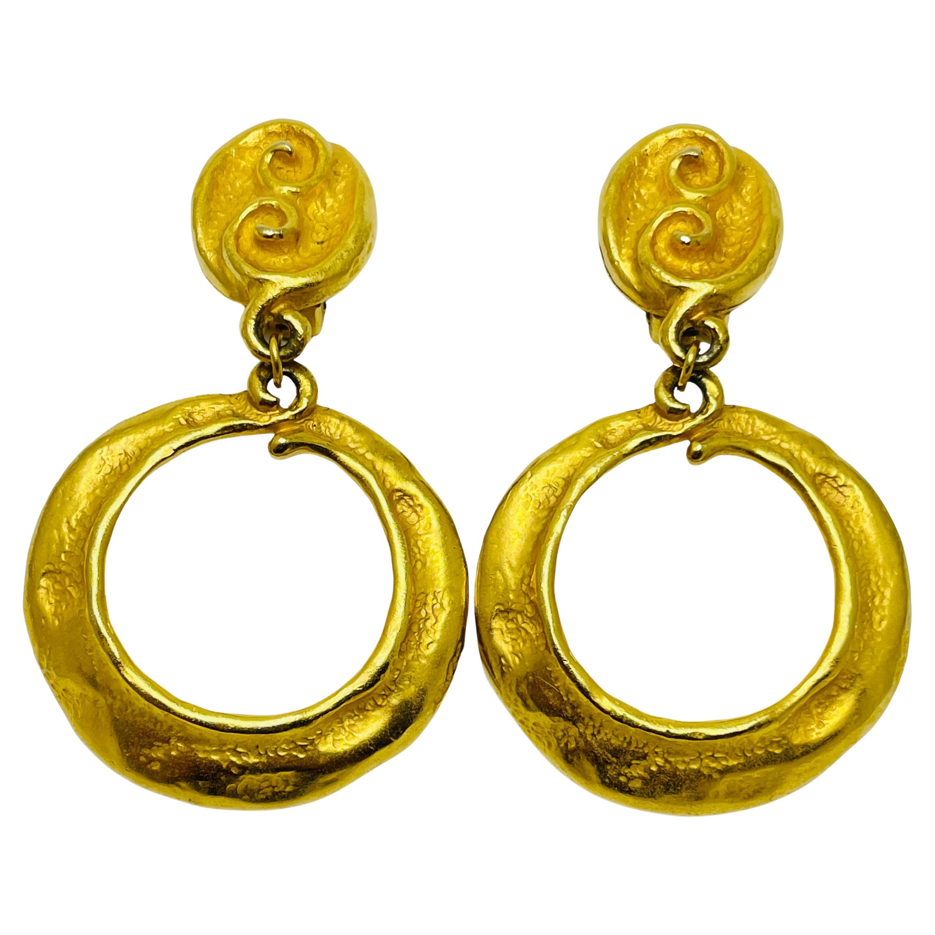 ANNE KLEIN vintage matte gold designer clip on earrings For Sale