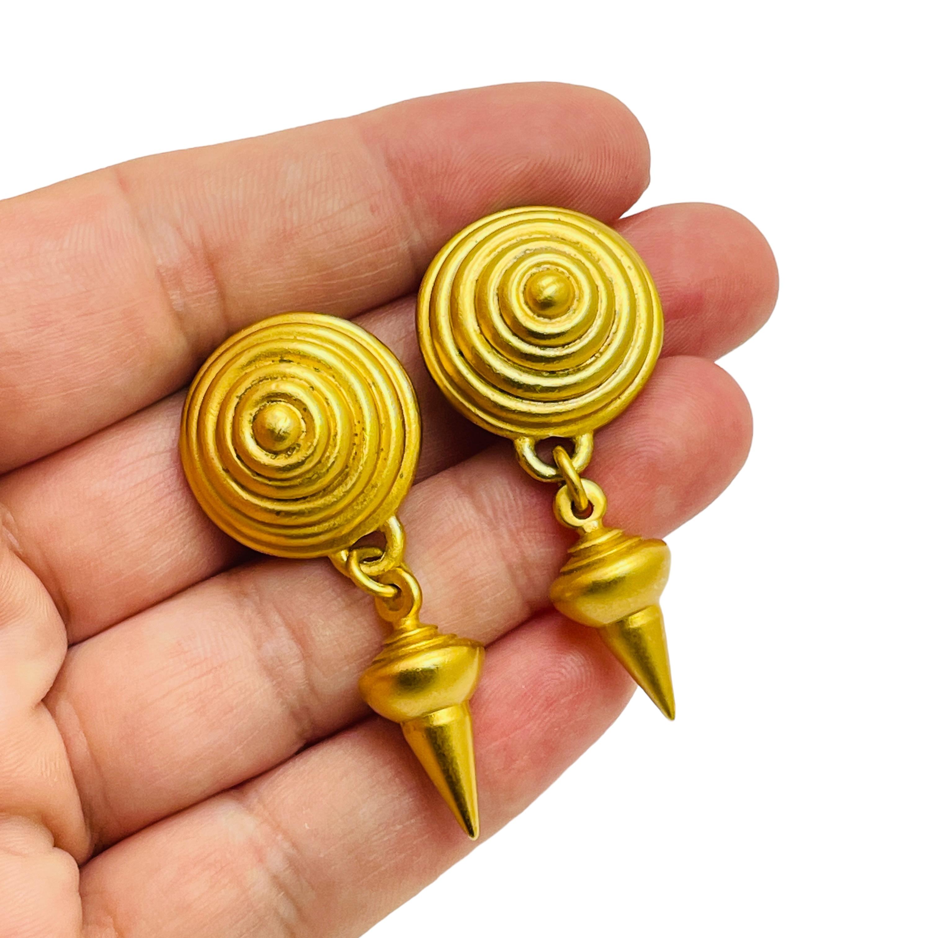 ANNE KLEIN Vintage mattes Gold etruskische Designer-Laufsteg-Ohrclips auf Ohrringen Damen im Angebot