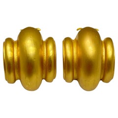 ANNE KLEIN vintage matte gold etruscan designer runway clip on earrings