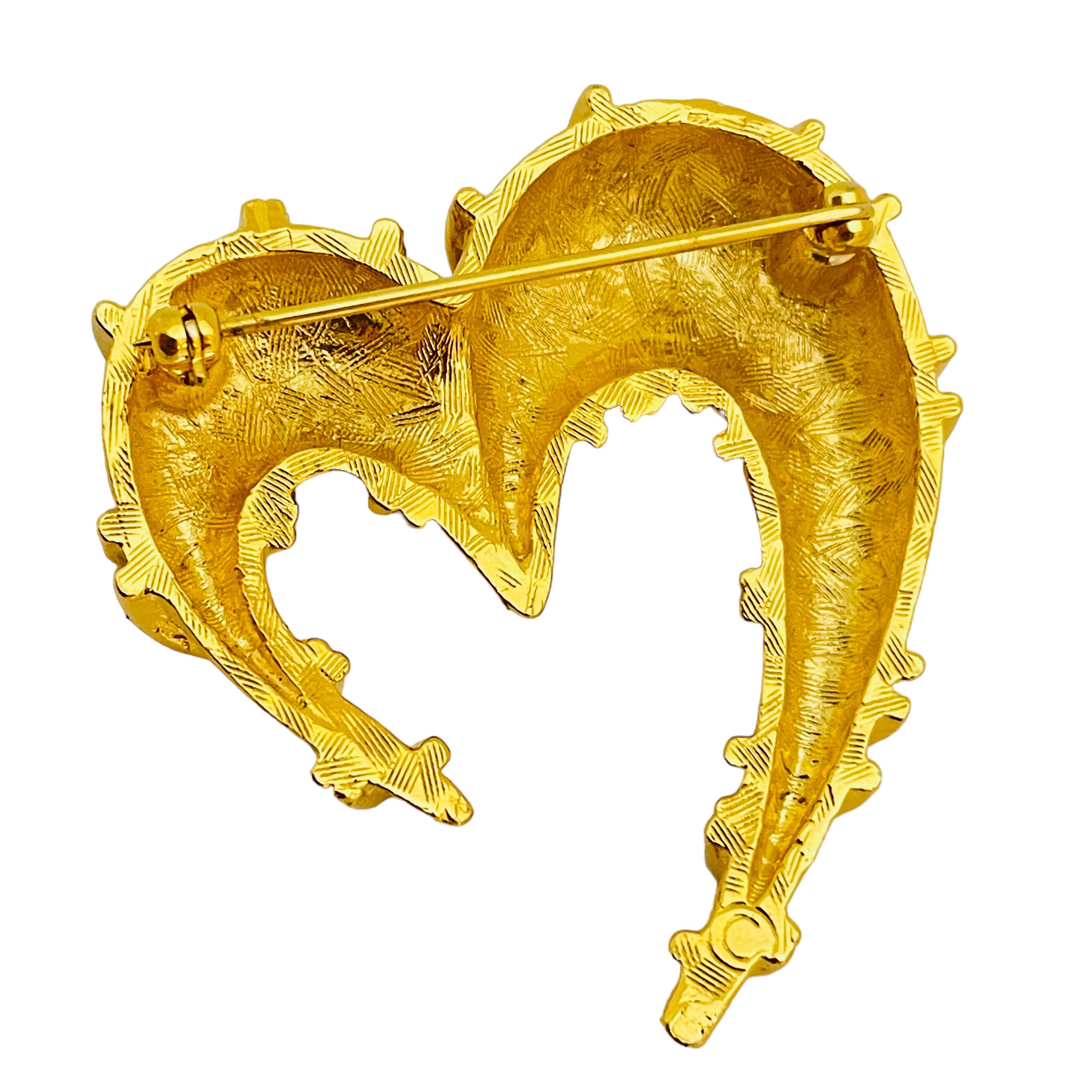 ANNE KLEIN vintage matte gold heart designer runway brooch In Good Condition For Sale In Palos Hills, IL