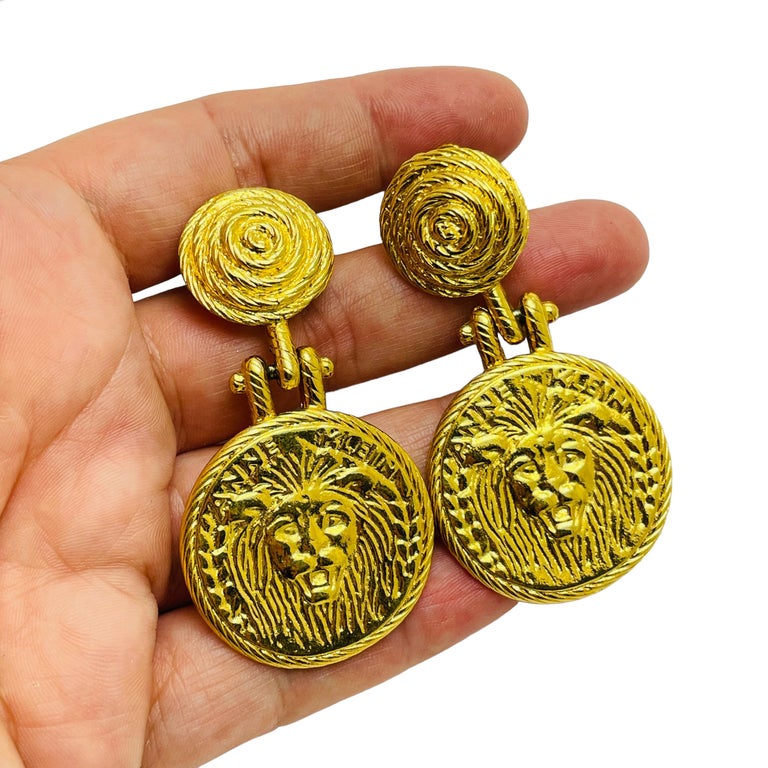 ANNE KLEIN vintage matte gold lions head designer runway  display picture 2