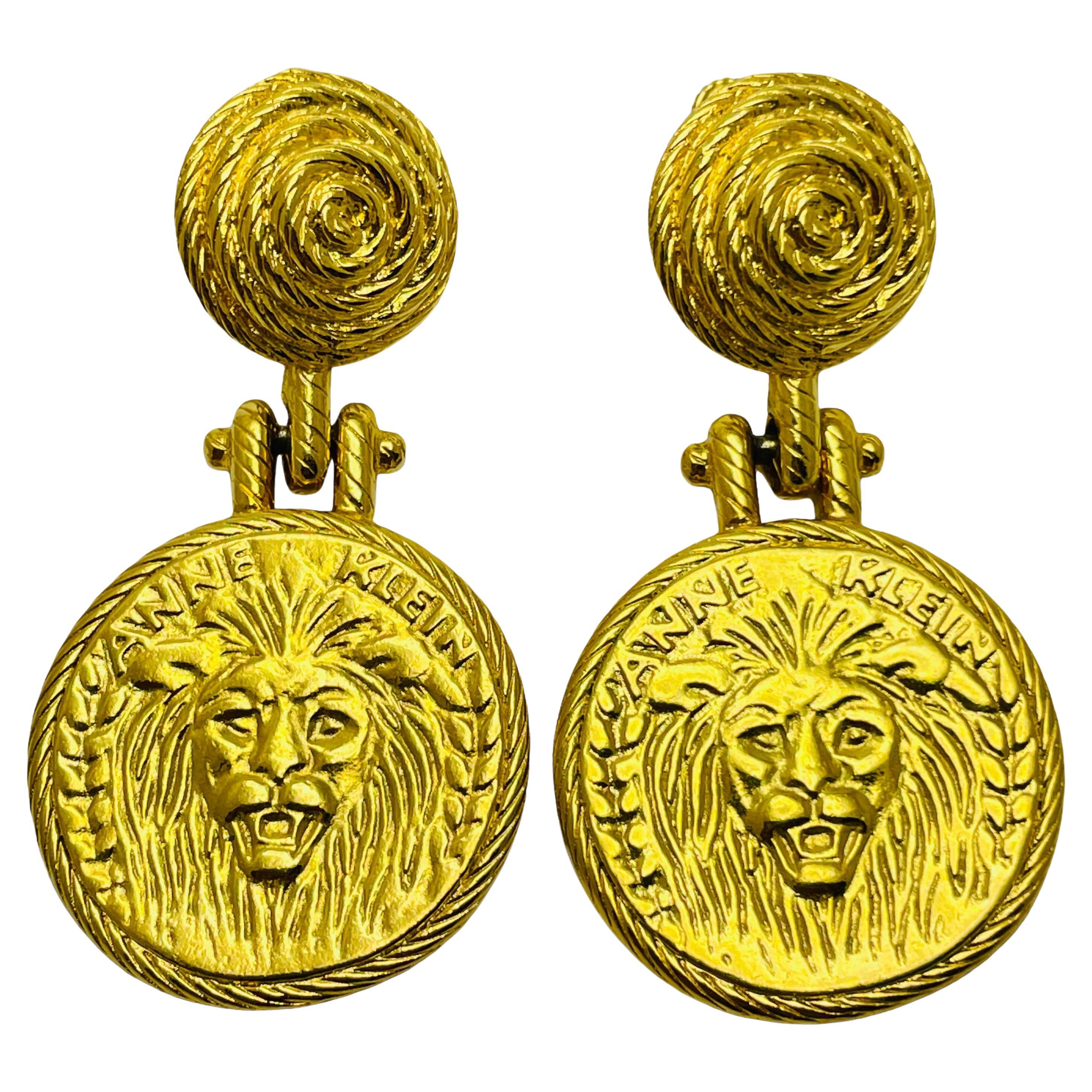 ANNE KLEIN vintage matte gold lions head designer runway clip on earrings For Sale