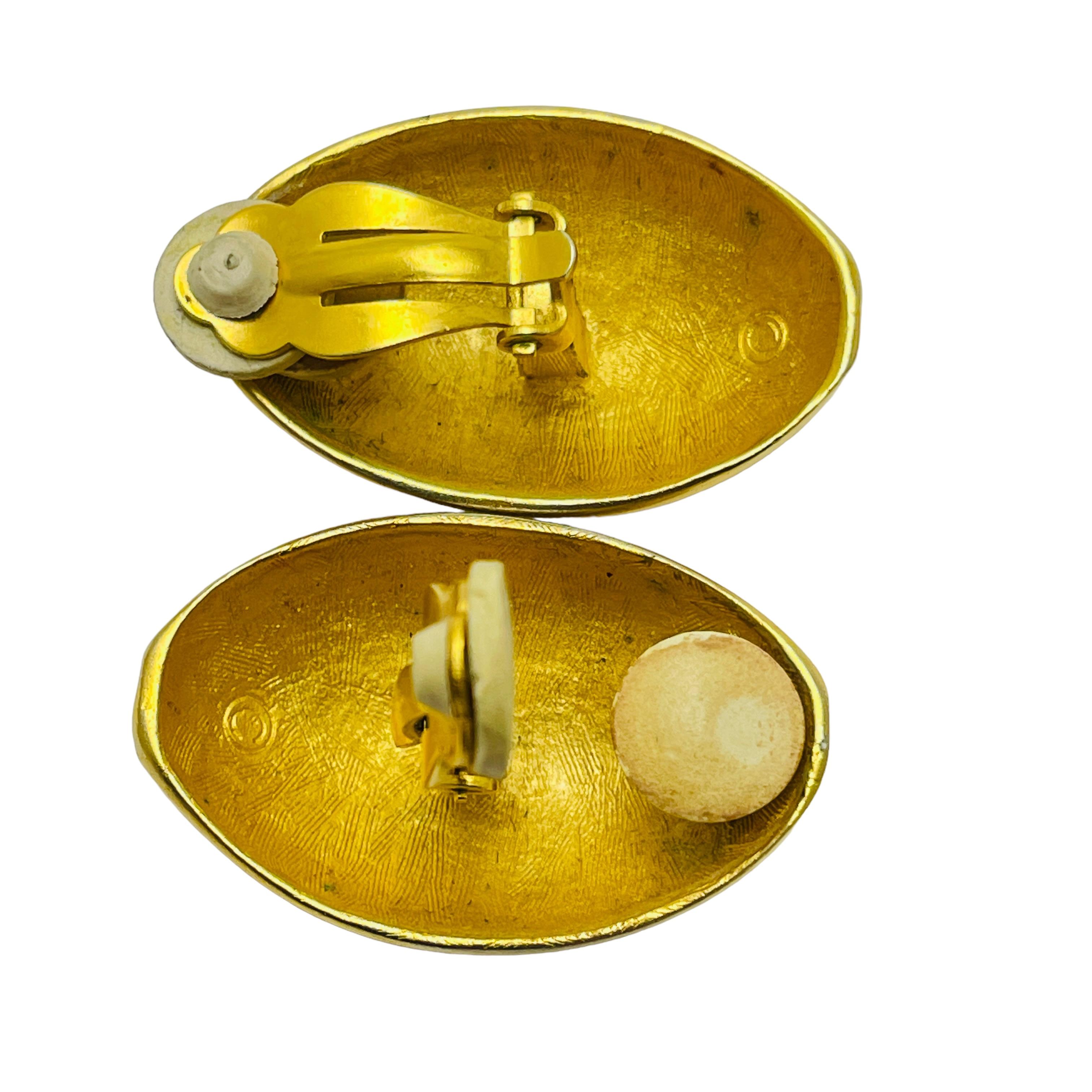ANNE KLEIN vintage matte gold modernist designer runway earrings In Excellent Condition For Sale In Palos Hills, IL