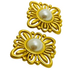 ANNE KLEIN vintage matte gold pearl huge designer runway clip on earrings
