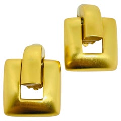 ANNE KLEIN vintage matte gold tone door knocker designer clip on earrings