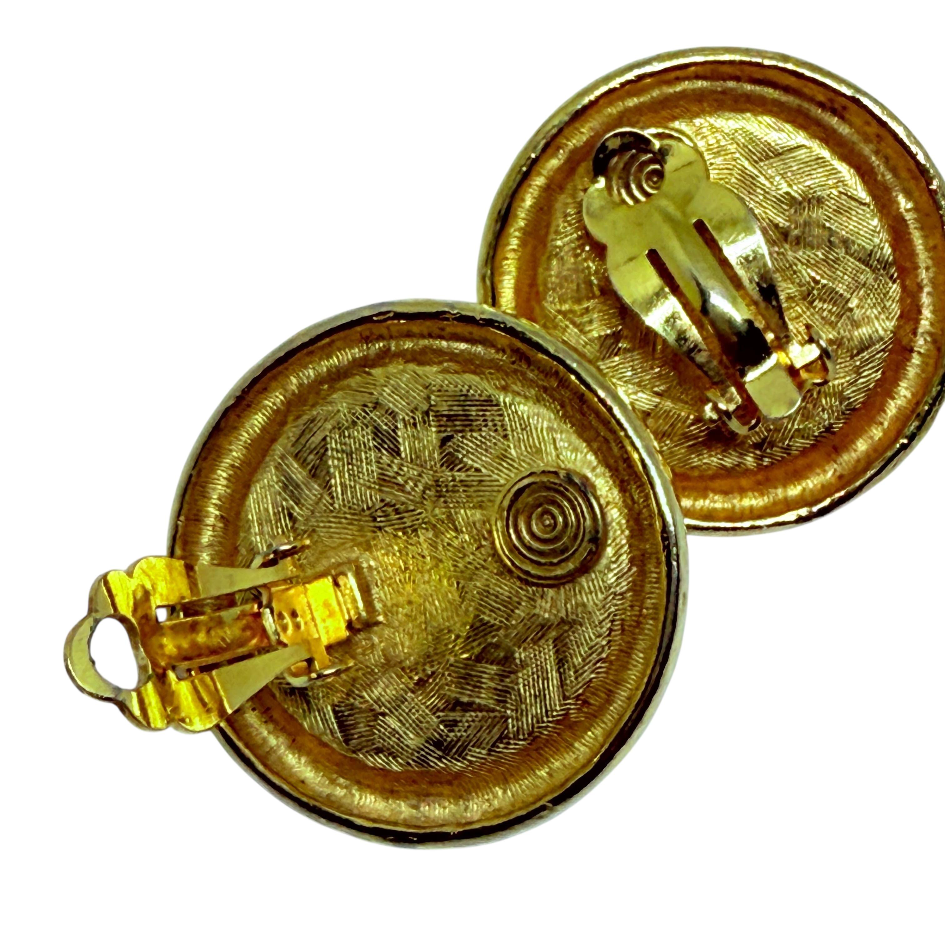 ANNE KLEIN Vintage matt Goldton faux Perle Designer 80er Jahre Clip auf Ohrringe im Zustand „Gut“ im Angebot in Palos Hills, IL