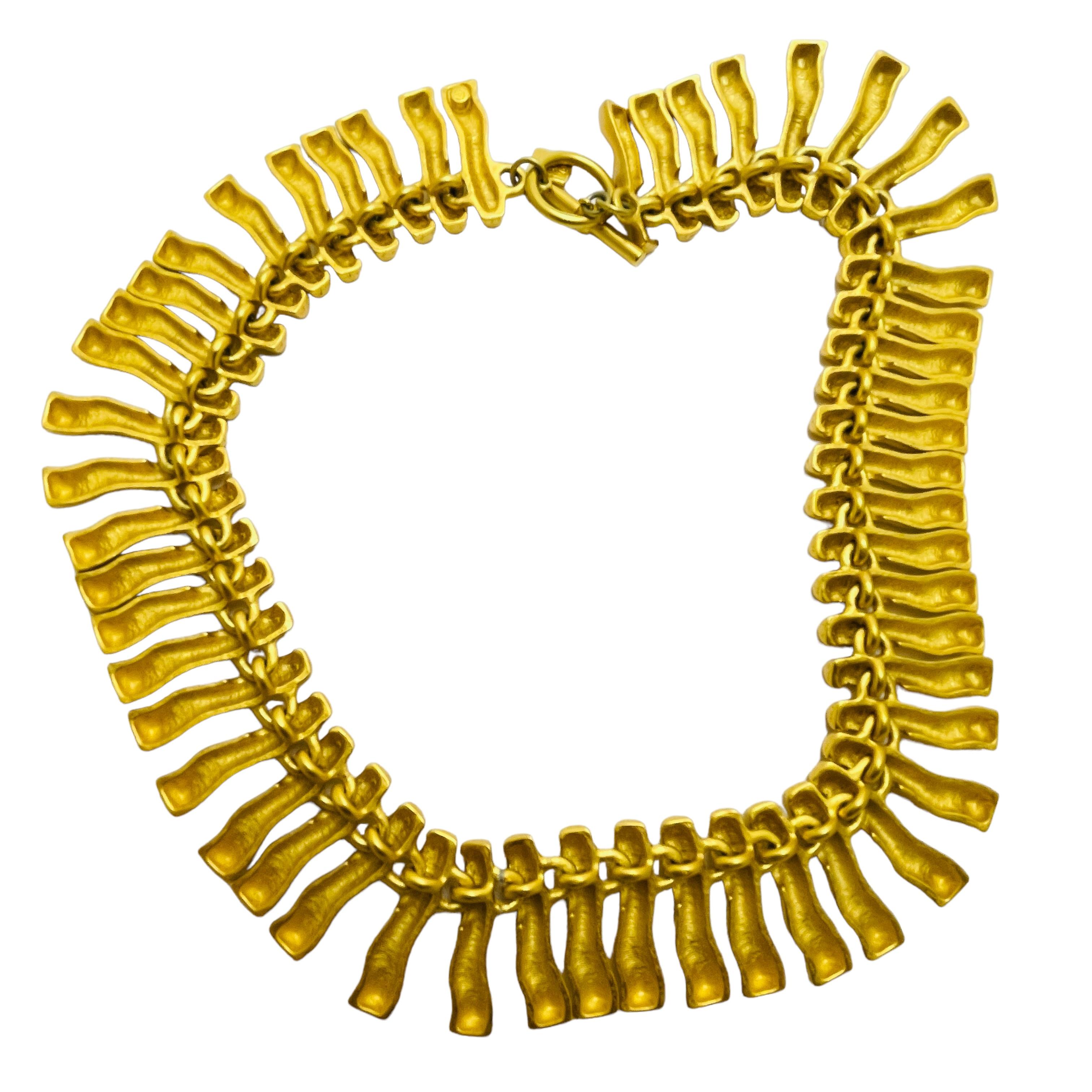 ANNE KLEIN vintage matte gold tone modernist geometrid designer runway necklace In Excellent Condition For Sale In Palos Hills, IL